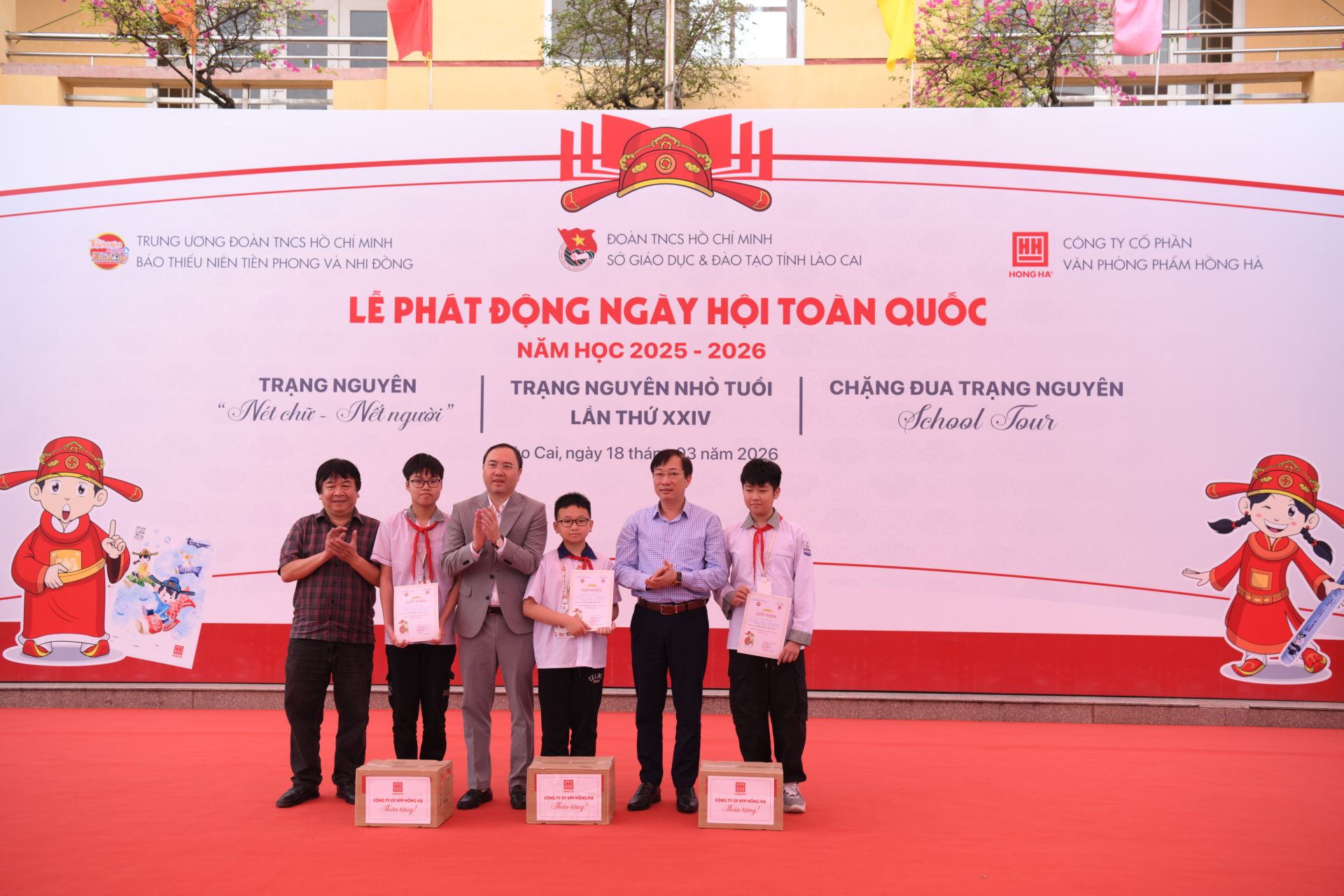 3 Trạng Nguy&ecirc;n School Tour với phần thi đồng đội xuất sắc.