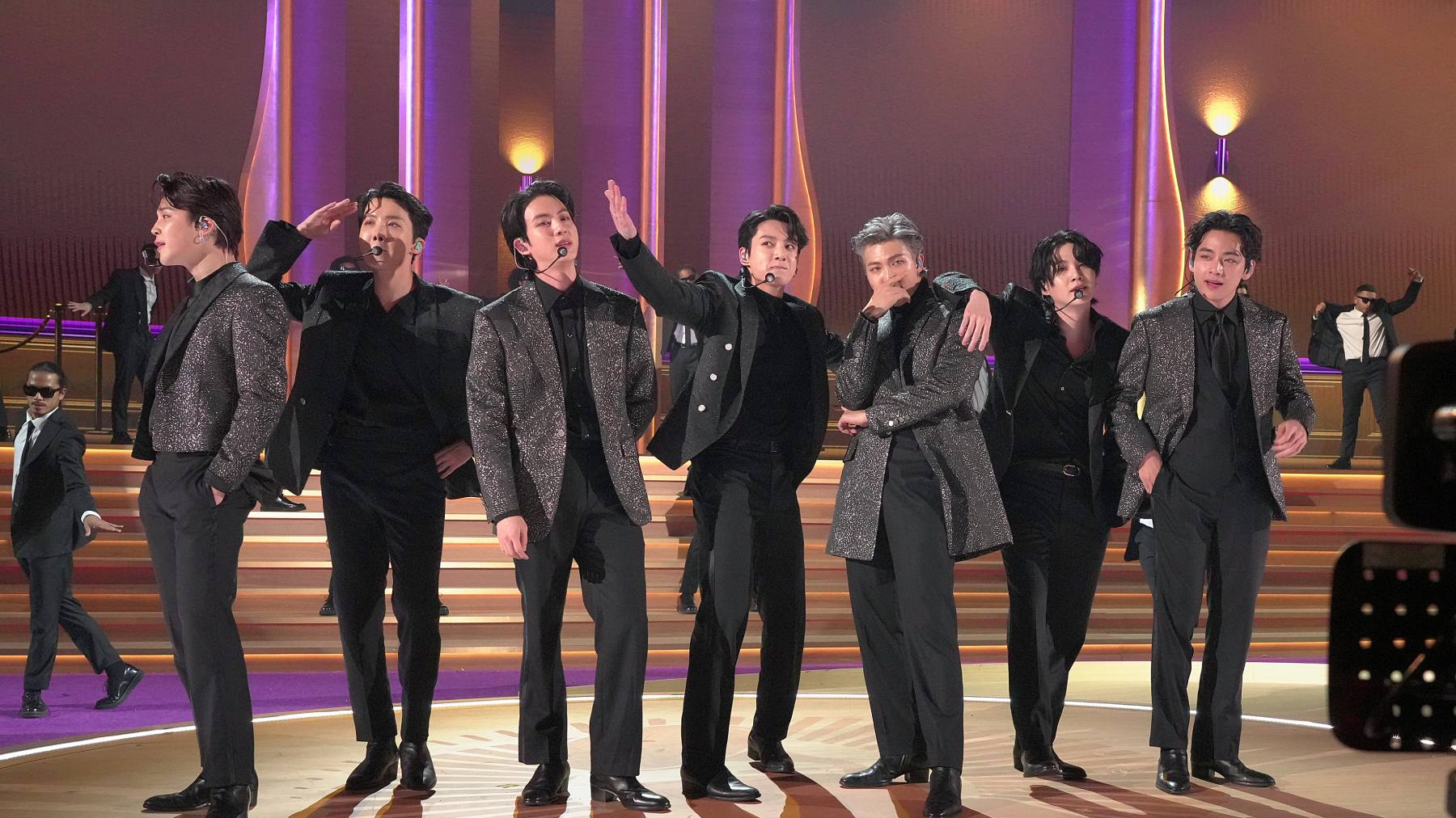 Nhóm nhạc BTS - "Những chàng trai quê đến từ Hàn Quốc"