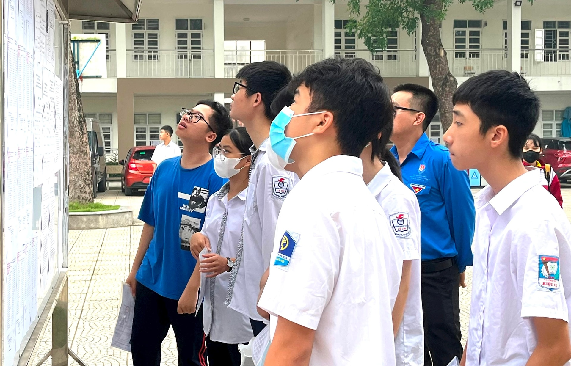 Thí sinh thi chuy&ecirc;n và gia đình c&acirc;̀n tìm hi&ecirc;̉u kỹ những th&ocirc;ng tin v&ecirc;̀ tuy&ecirc;̉n sinh các trường THPT chuy&ecirc;n tại Hà N&ocirc;̣i.