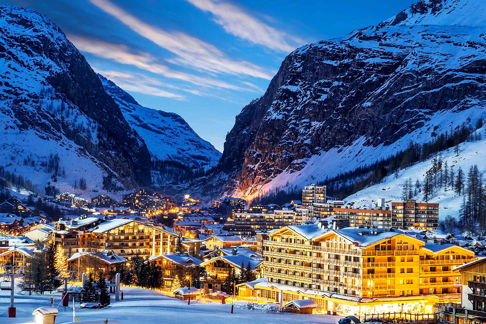 Val d'Is&egrave;re Ski Resort - khu nghỉ dưỡng tr&ecirc;n n&uacute;i nổi tiếng ở Ph&aacute;p.