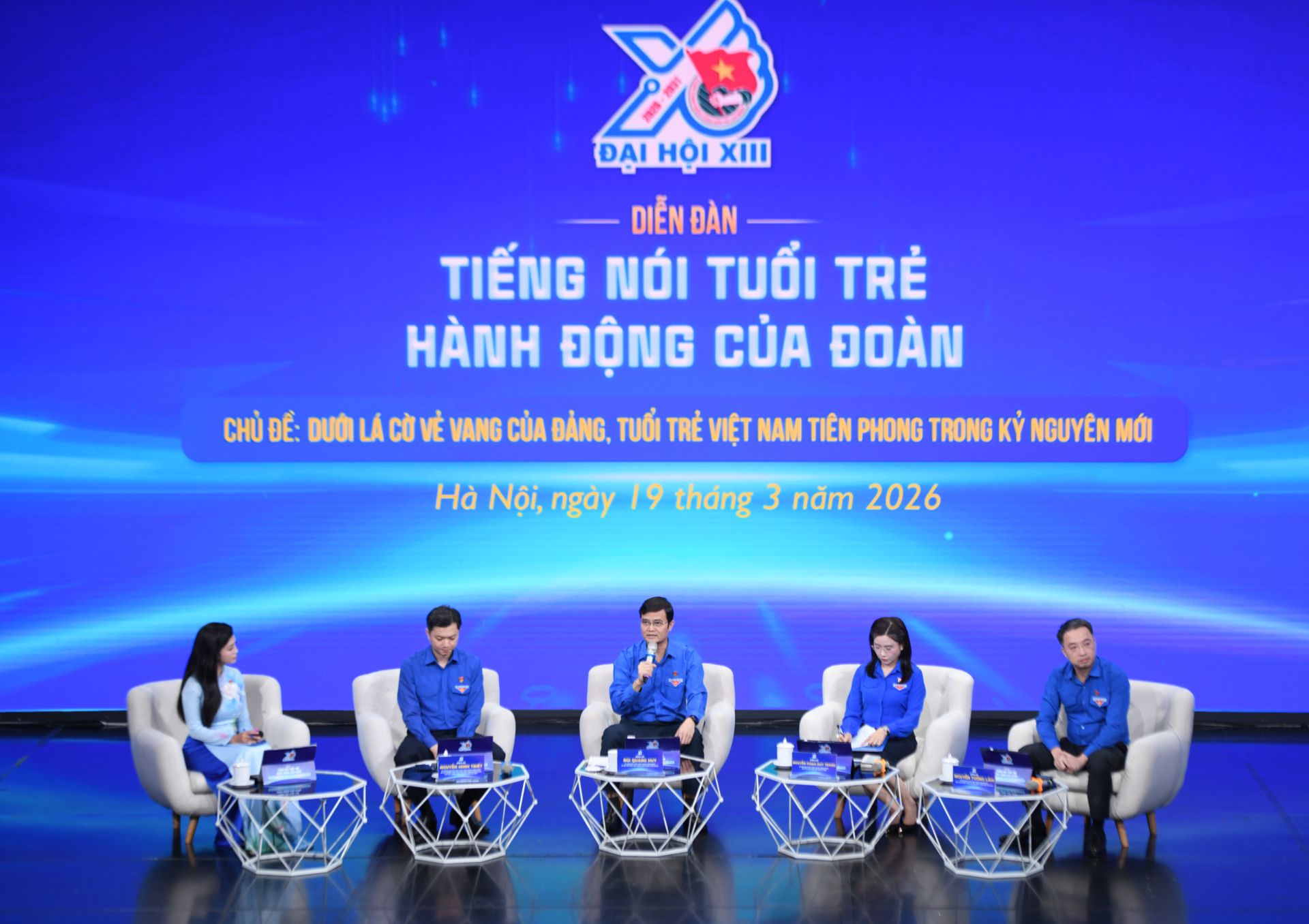 Ban B&iacute; thư T.Ư Đo&agrave;n trả lời c&acirc;u hỏi của đo&agrave;n vi&ecirc;n, thanh ni&ecirc;n v&agrave; thiếu nhi tại Diễn đ&agrave;n Tiếng n&oacute;i tuổi trẻ - H&agrave;nh động của Đo&agrave;n.