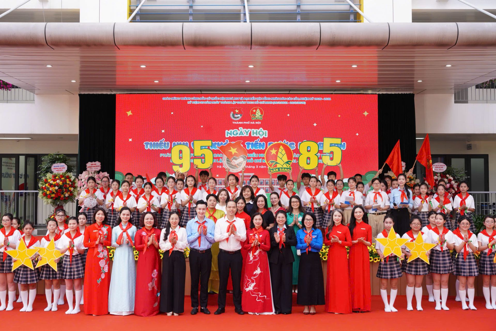 C&aacute;c đại biểu chụp ảnh lưu niệm tại ng&agrave;y hội.