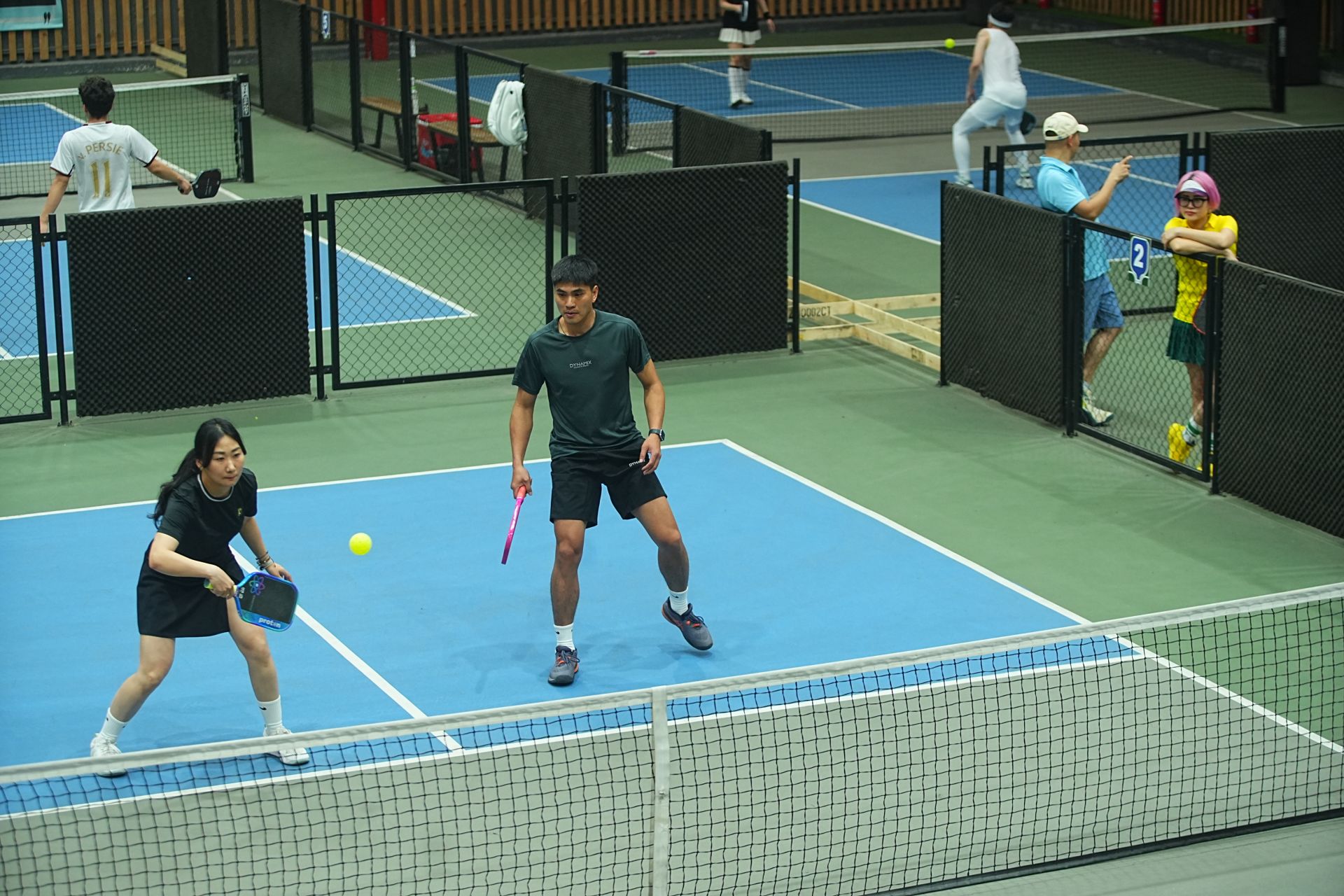 Một số pha b&oacute;ng tại giải đấu.