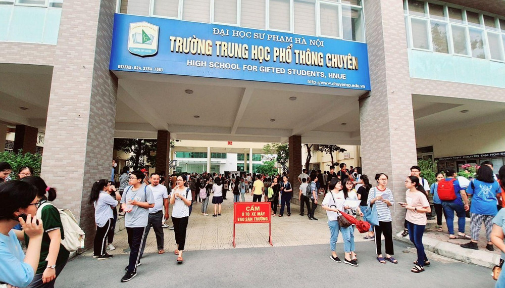 Hà Nội: 2 trường THPT chuyên công bố lịch thi