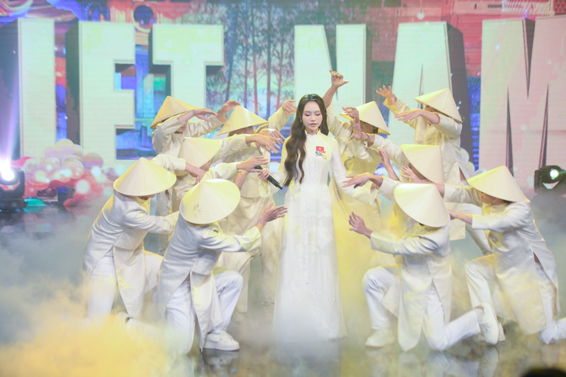 Một số tiết mục nghệ thuật tại chương tr&igrave;nh.