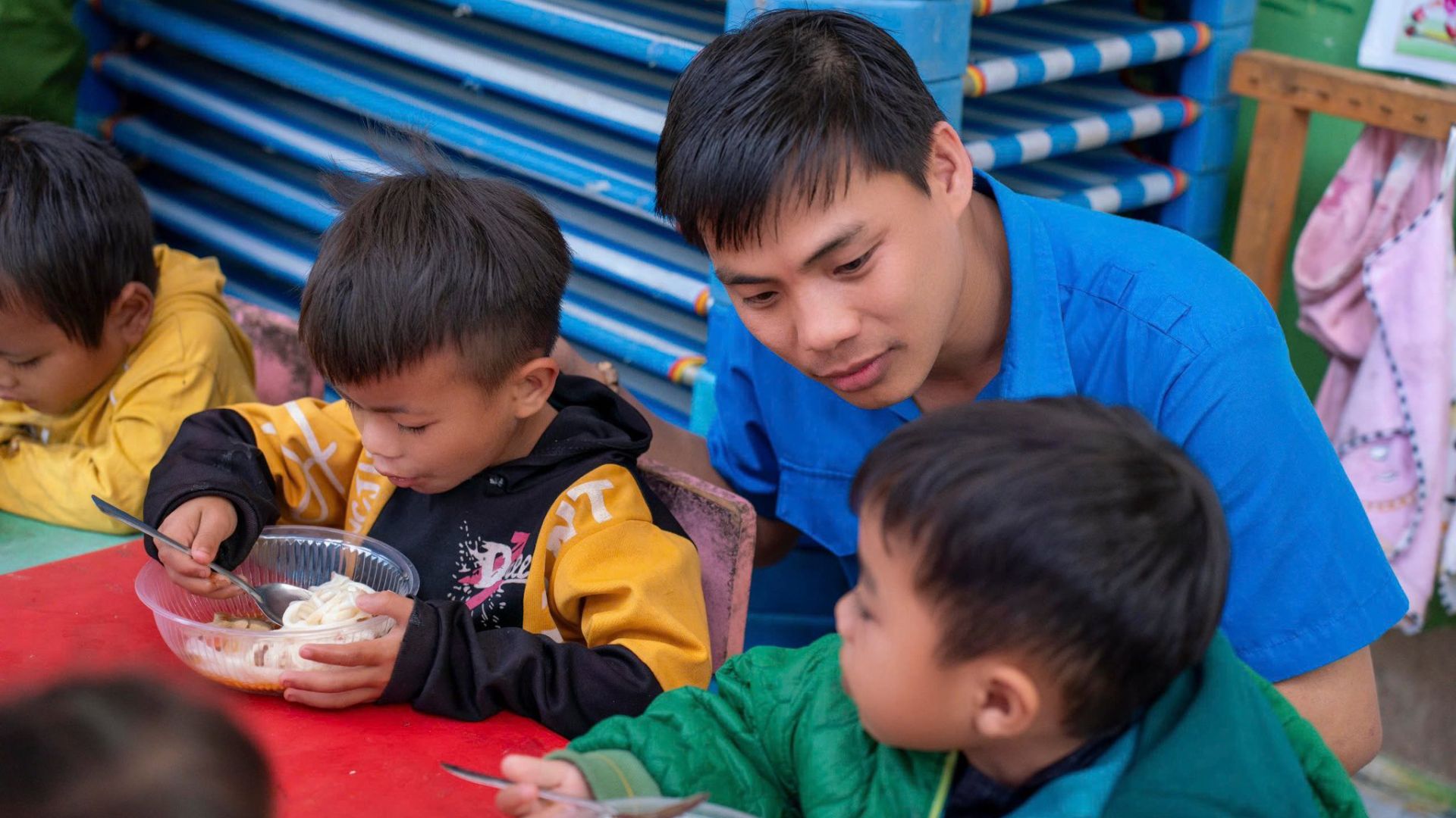 Người thủ lĩnh Đoàn tận tâm với thiếu nhi vùng cao