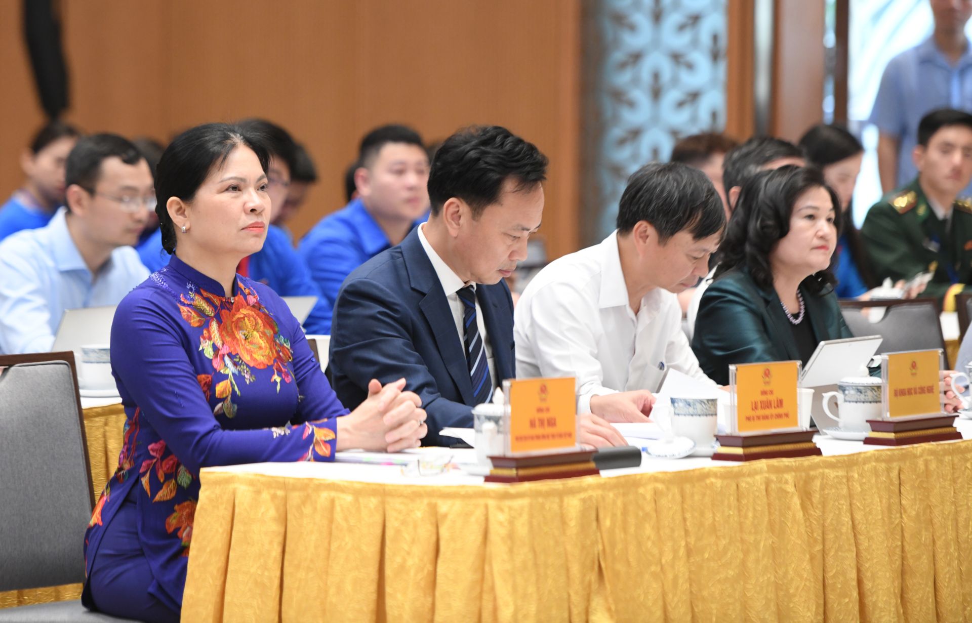 Thủ tướng Ch&iacute;nh phủ c&ugrave;ng c&aacute;c đại biểu tham dự chương tr&igrave;nh.