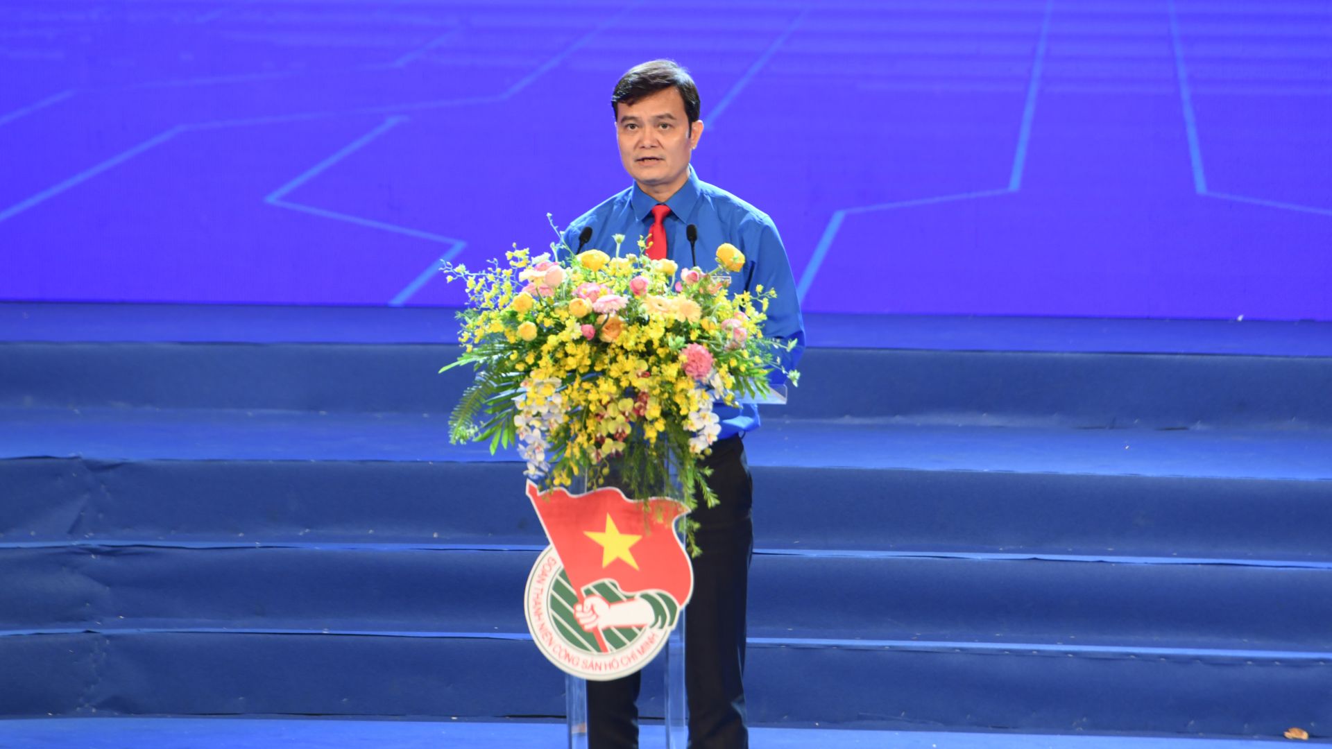 B&iacute; thư thứ nhất T.Ư Đo&agrave;n B&ugrave;i Quang Huy đọc diễn văn kỷ niệm 95 năm Ng&agrave;y th&agrave;nh lập Đo&agrave;n Thanh ni&ecirc;n Cộng sản Hồ Ch&iacute; Minh tại buổi lễ.