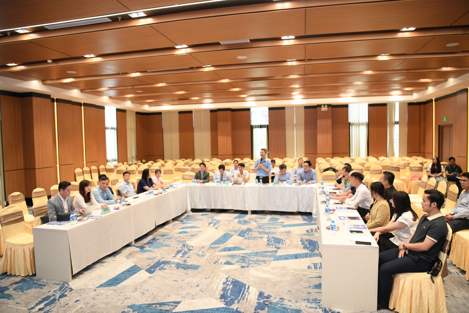 Quang cảnh L&ecirc;̃ khởi đ&ocirc;̣ng Giải cờ vua 1 Th&ecirc;́ Giới.