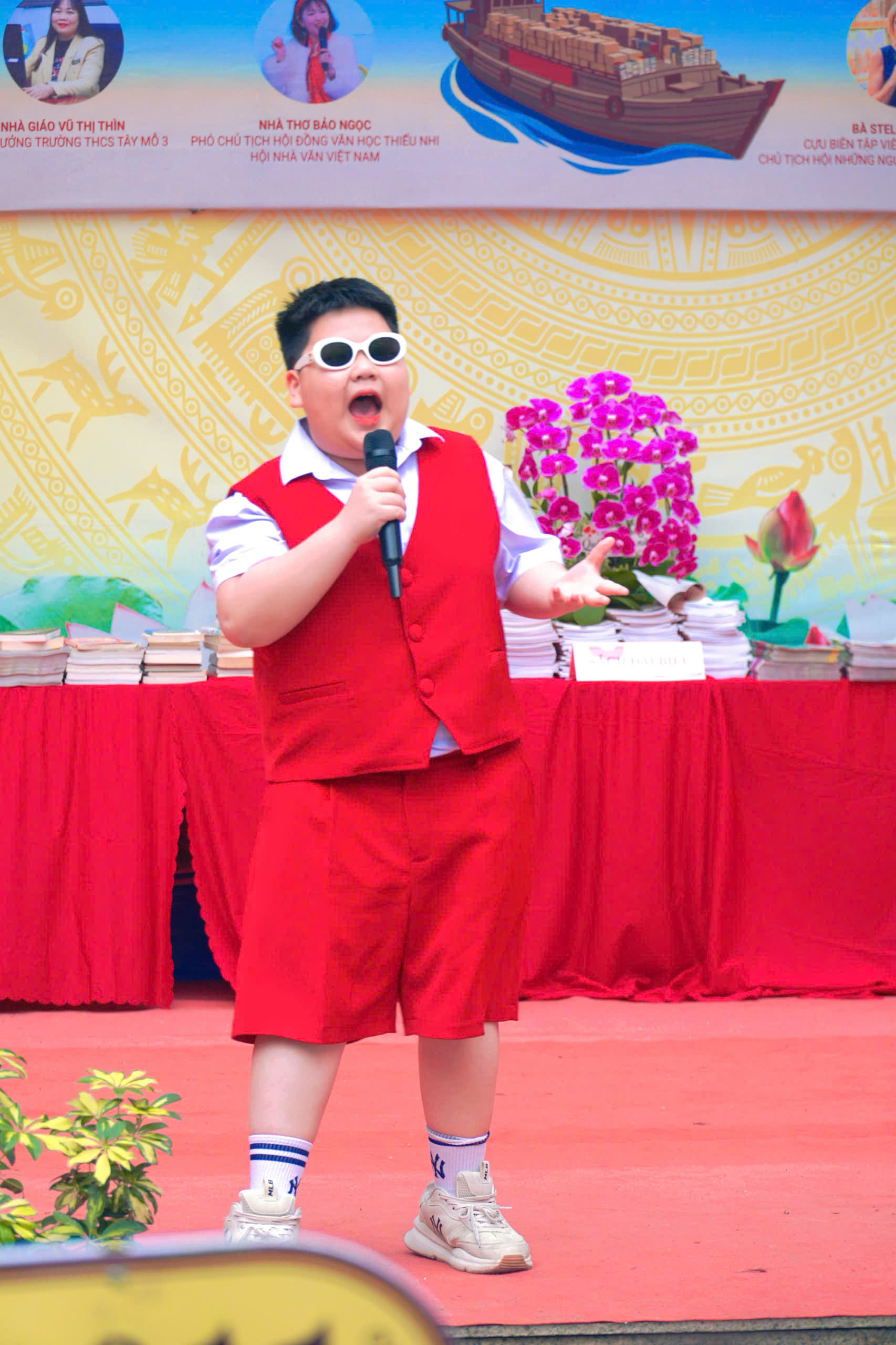 Bạn B&ugrave;i L&ecirc; Nguy&ecirc;n Bảo, học sinh lớp 6A9, g&acirc;y ấn tượng với ca kh&uacute;c &ldquo;Diamond&rdquo;.