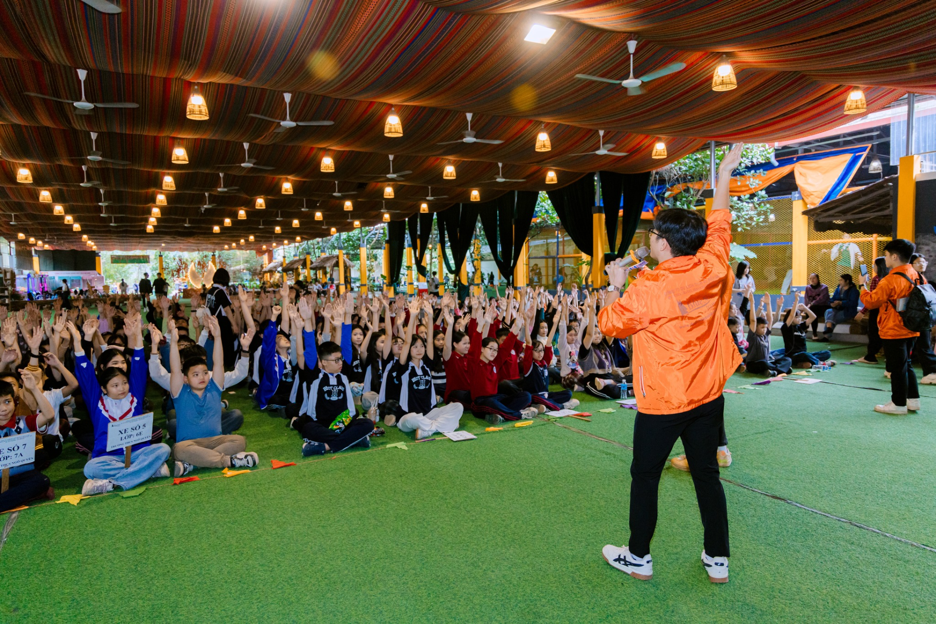 Nh&agrave; trường thường xuy&ecirc;n tổ chức c&aacute;c hoạt động trải nghiệm, thực tế d&agrave;nh cho học tr&ograve;.