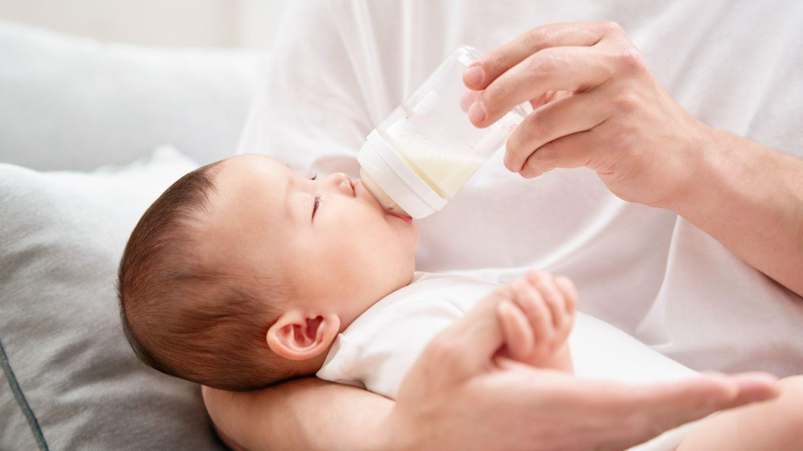 Nghị định 90 ra đời nhằm ngăn chặn vi&ecirc;̣c quảng cáo sai sự th&acirc;̣t v&ecirc;̀ sữa cho trẻ em và th&ocirc;ng tin sai l&ecirc;̣ch v&ecirc;̀ sữa mẹ.