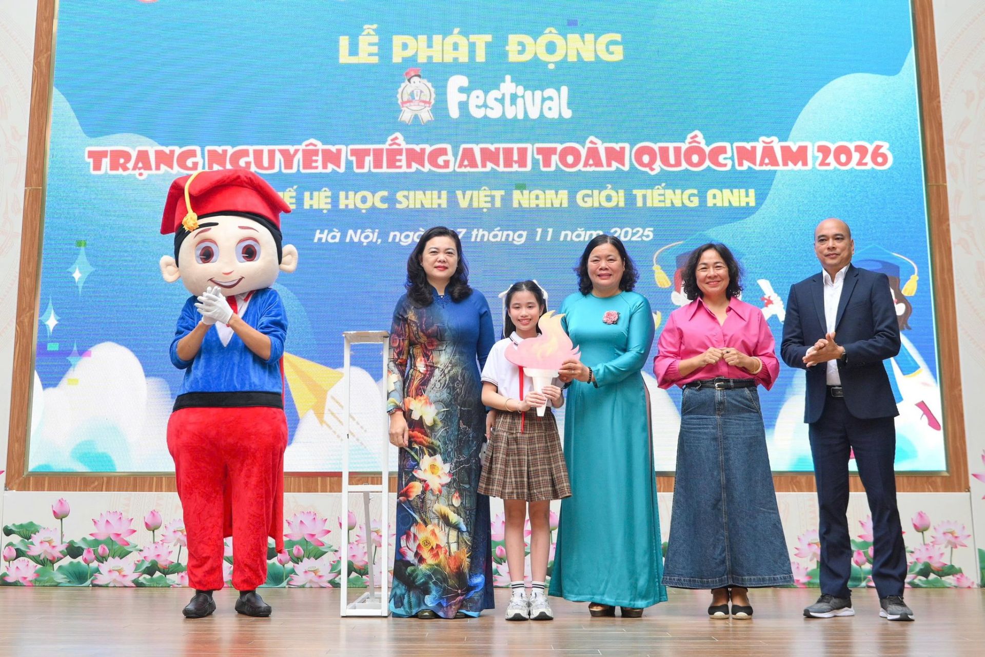 Lễ ph&aacute;t động Festival Trạng Nguy&ecirc;n Tiếng Anh to&agrave;n quốc năm 2026 tại Trường TH Chu Văn An, Phường T&acirc;y Hồ, TP. H&agrave; Nội.