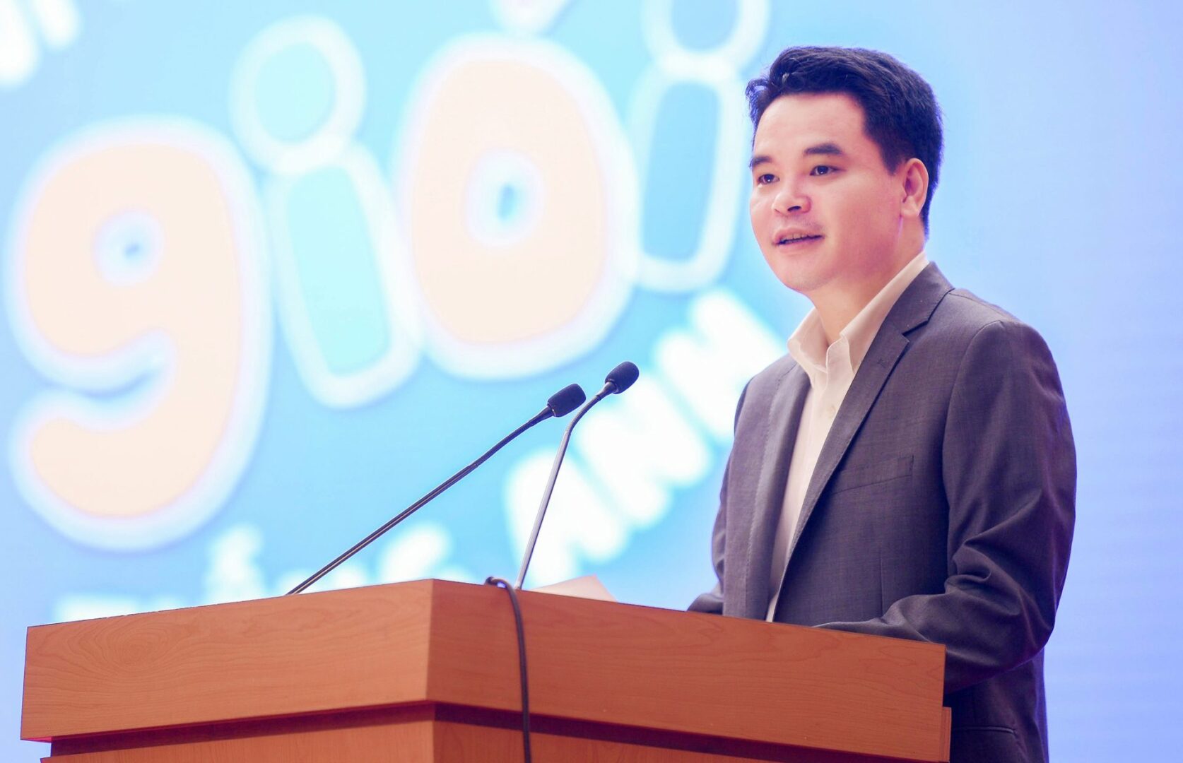 &Ocirc;ng Trần Đức H&ugrave;ng &ndash; Tổng Gi&aacute;m đốc C&ocirc;ng ty Cổ phần Gi&aacute;o dục Educa.