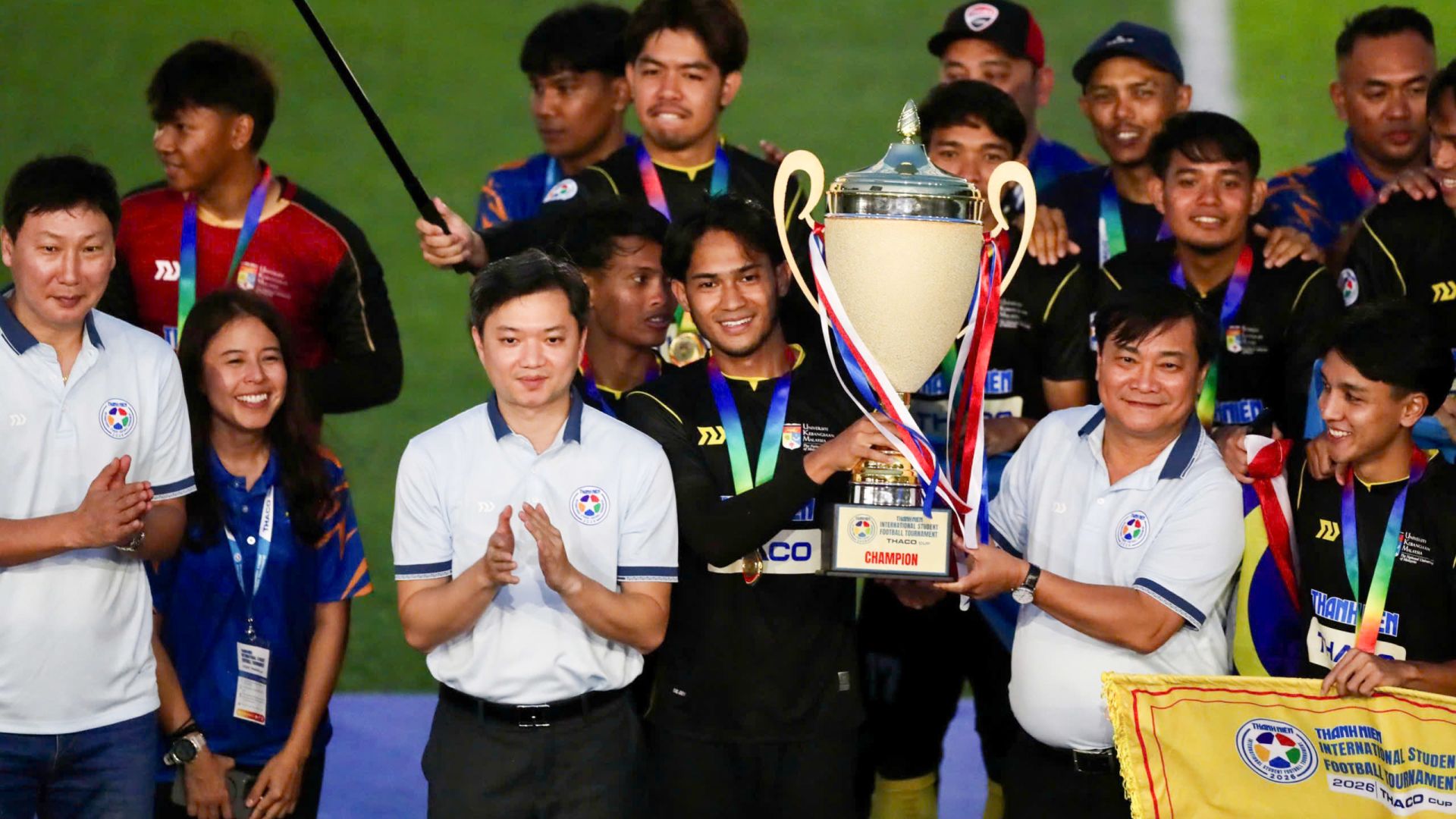 Bí thư Thường trực T.Ư Đoàn dự Chung kết Giải bóng đá Thanh Niên sinh viên quốc tế