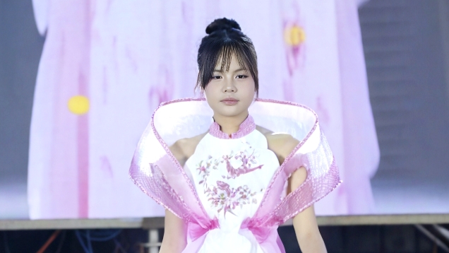 Phùng Hiểu Anh ghi dấu từ A80 đến "Nữ diễn viên nhí được yêu thích nhất" tại Búp Sen Vàng