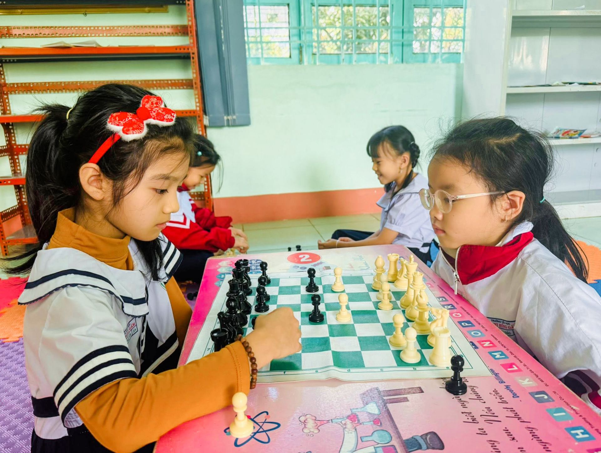 Nh&agrave; trường thường xuy&ecirc;n tổ chức c&aacute;c hoạt động, s&acirc;n chơi bổ &iacute;ch cho học tr&ograve;.