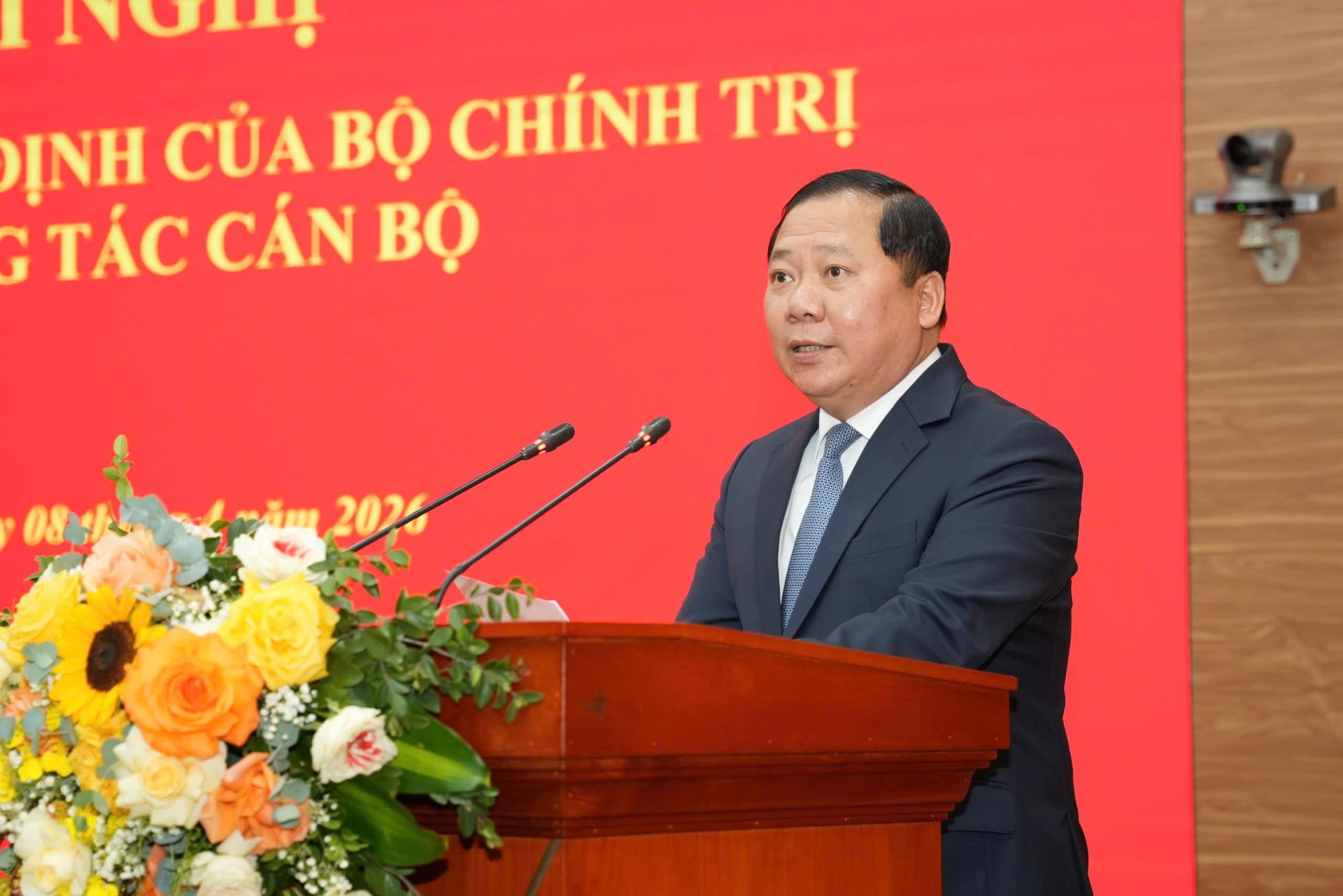 Ph&oacute; B&iacute; thư Thường trực Đảng ủy MTTQ, c&aacute;c đo&agrave;n thể Trung ương Nguyễn Phi Long ph&aacute;t biểu nhận nhiệm vụ. 