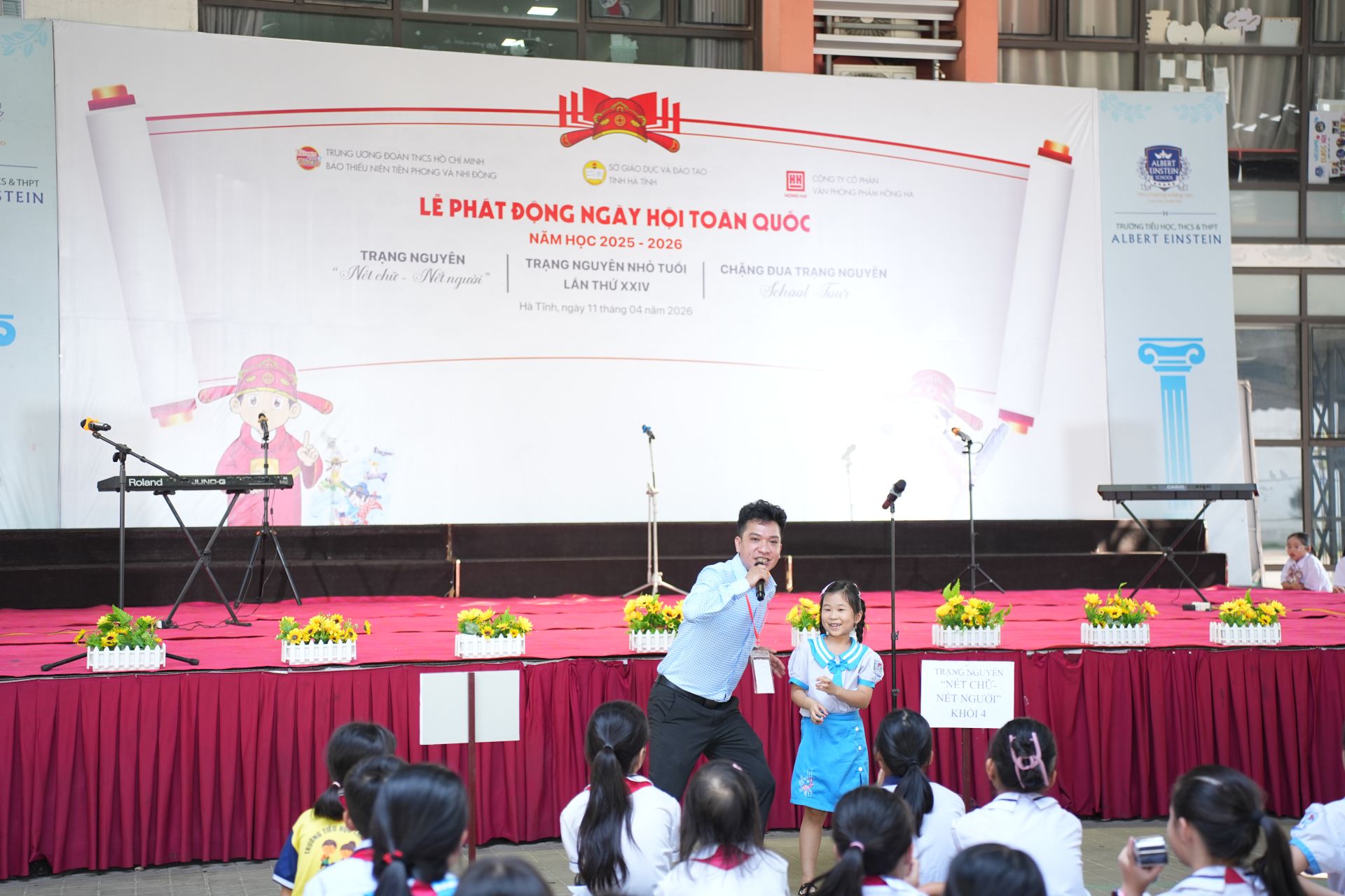 Vui hết nấc với chương tr&igrave;nh Giao lưu c&ugrave;ng b&aacute;o Đội.