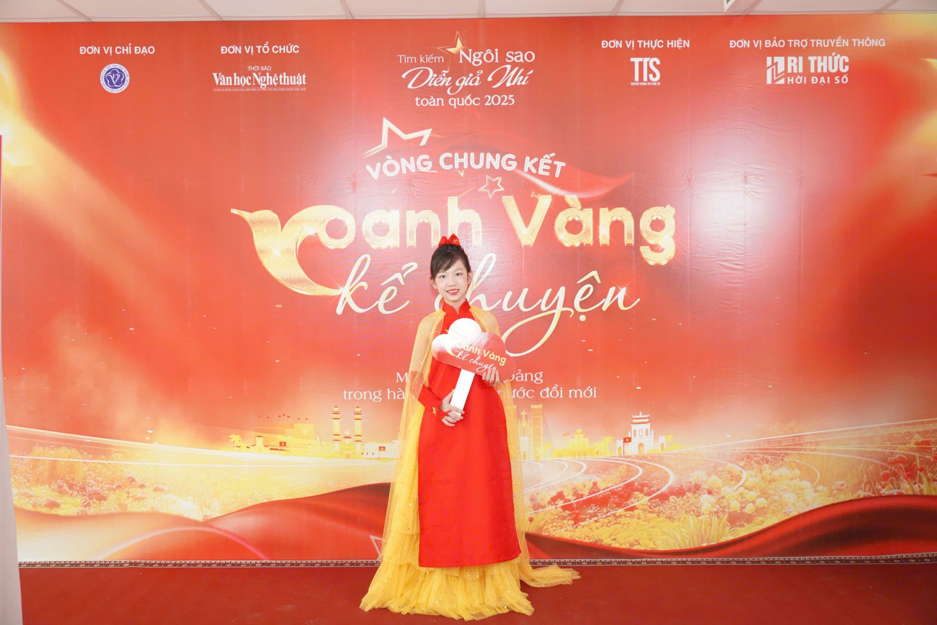 Bảo Anh đến với cuộc thi 