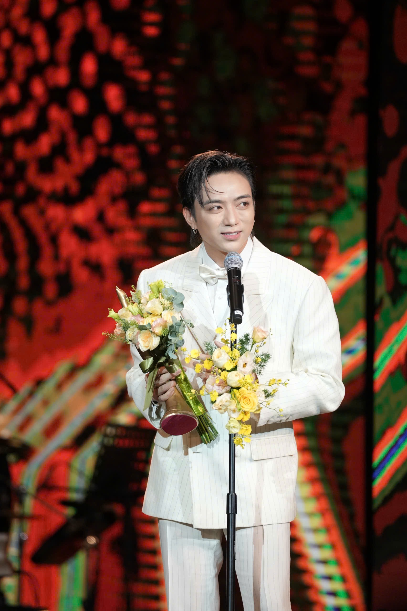 Soobin Hoàng Sơn l&acirc;̣p cú đúp tại giải C&ocirc;́ng hi&ecirc;́n.