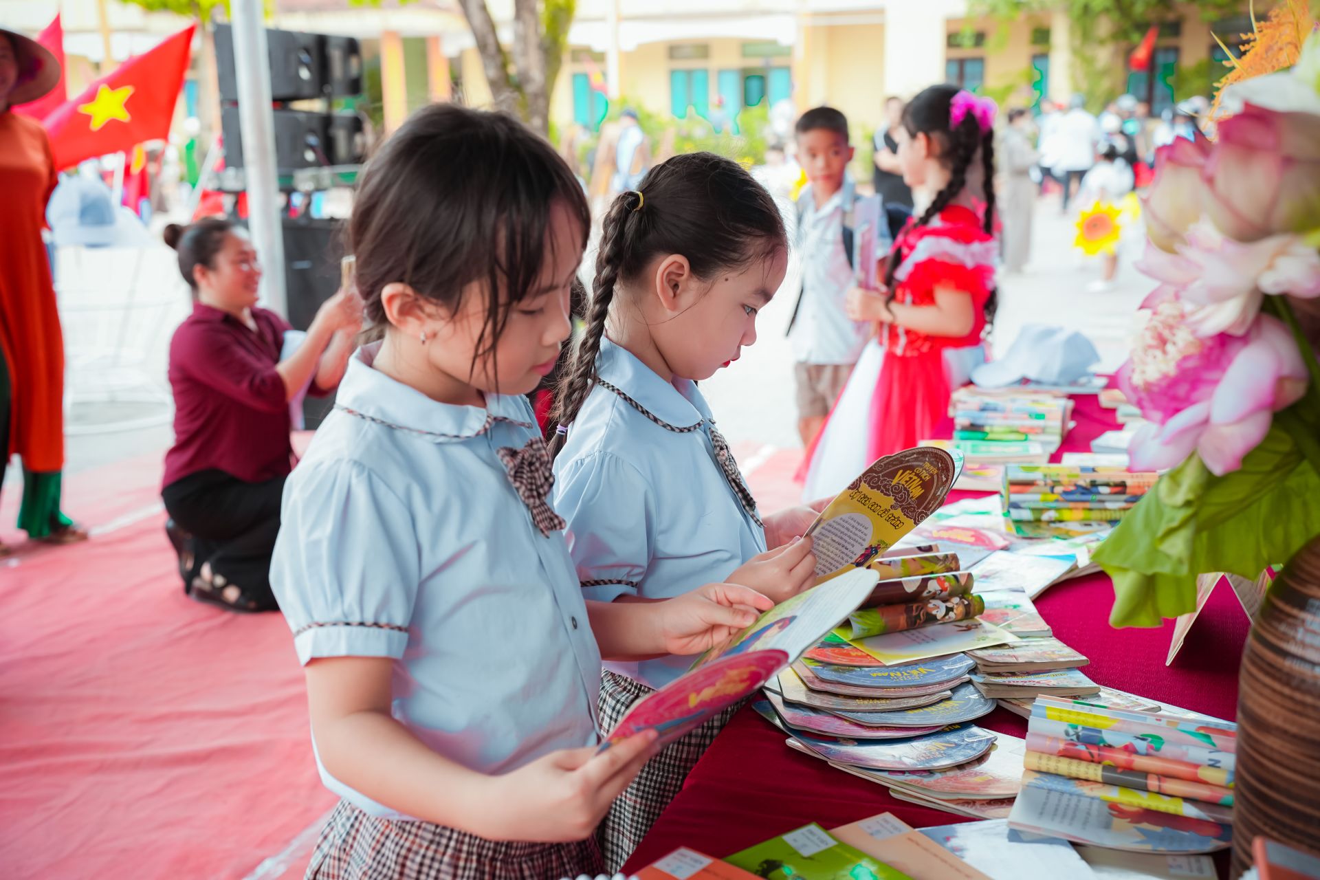 Tại ng&agrave;y hội c&aacute;c ấn phẩm b&aacute;o Đội vẫn được c&aacute;c bạn học sinh quan t&acirc;m nhiều nhất