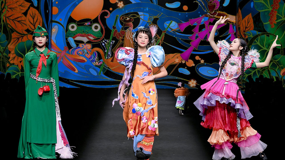 An Cát Diệp: Cô bạn kể chuyện văn hóa Việt trên sàn diễn quốc tế