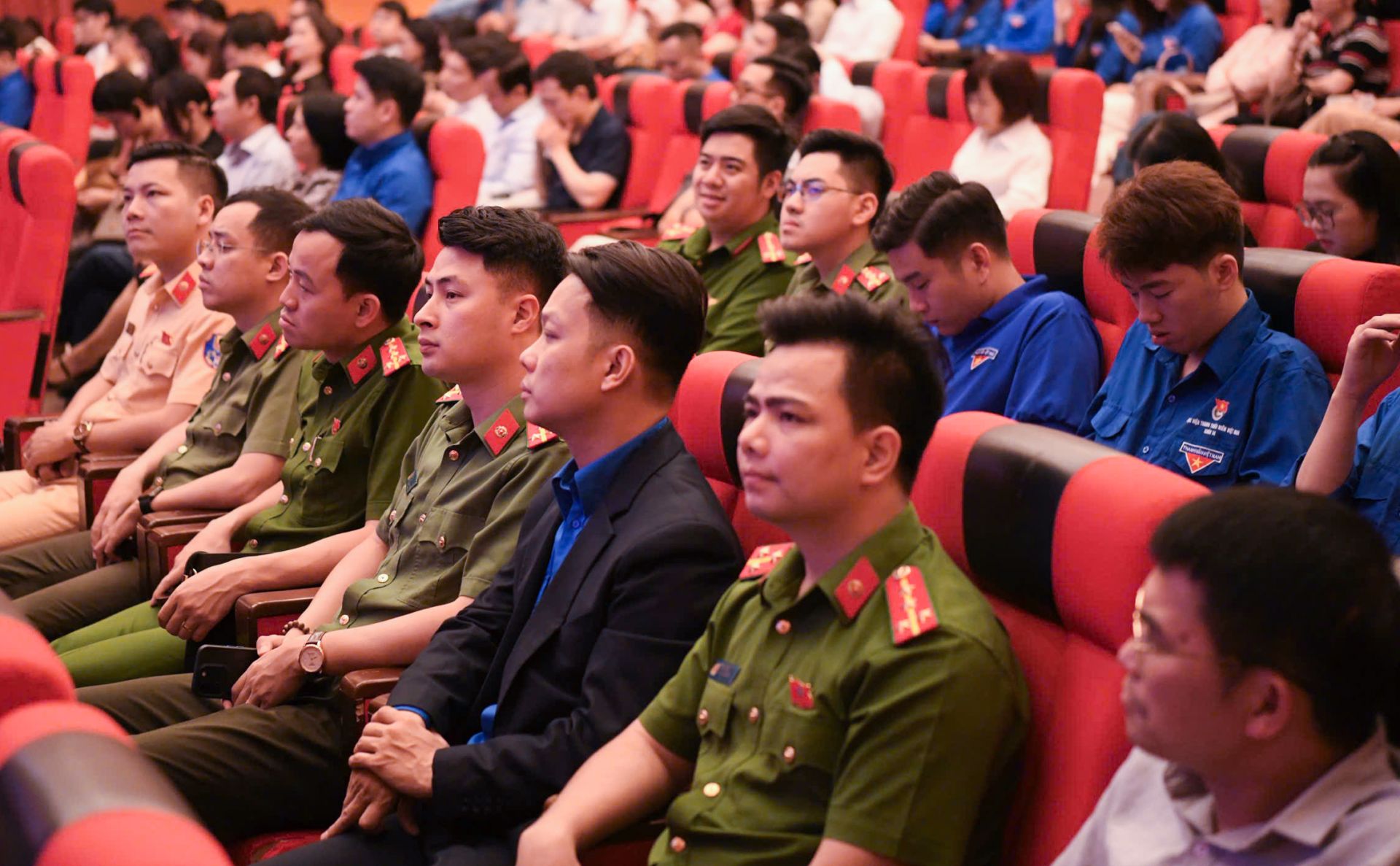 Đ&ocirc;ng đảo c&aacute;n bộ của c&aacute;c ban, đơn vị trực thuộc T.Ư Đo&agrave;n v&agrave; c&aacute;n bộ đo&agrave;n trực thuộc tham dự Hội nghị.