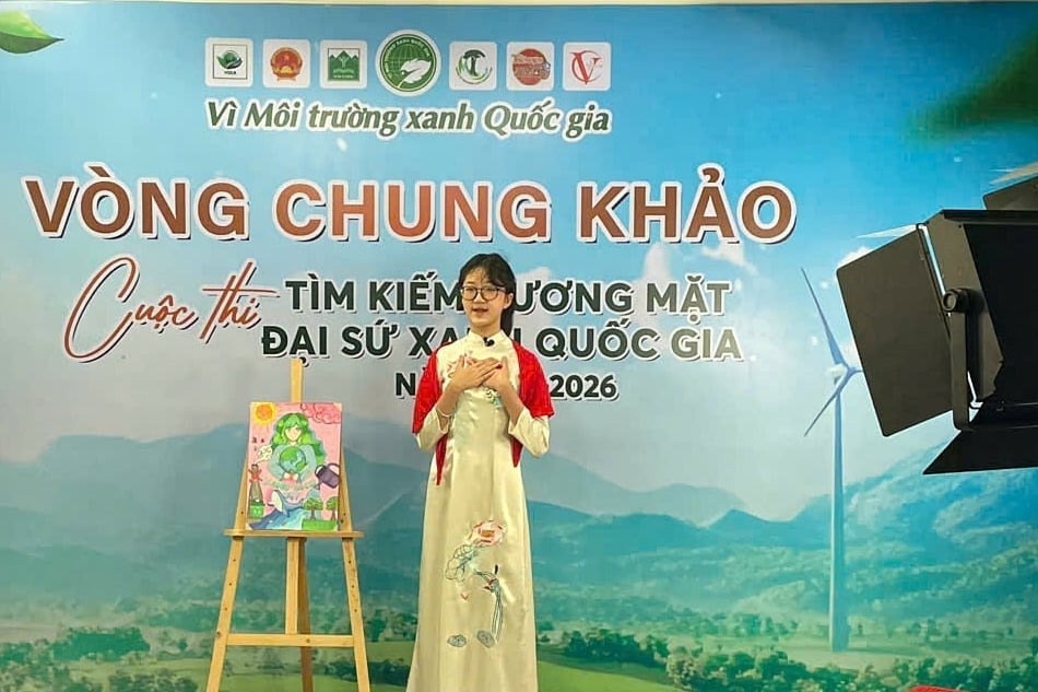 Th&iacute; sinh h&oacute;a th&acirc;n th&agrave;nh MC, bi&ecirc;n tập vi&ecirc;n, thực hiện c&aacute;c bản tin về bảo vệ m&ocirc;i trường. 