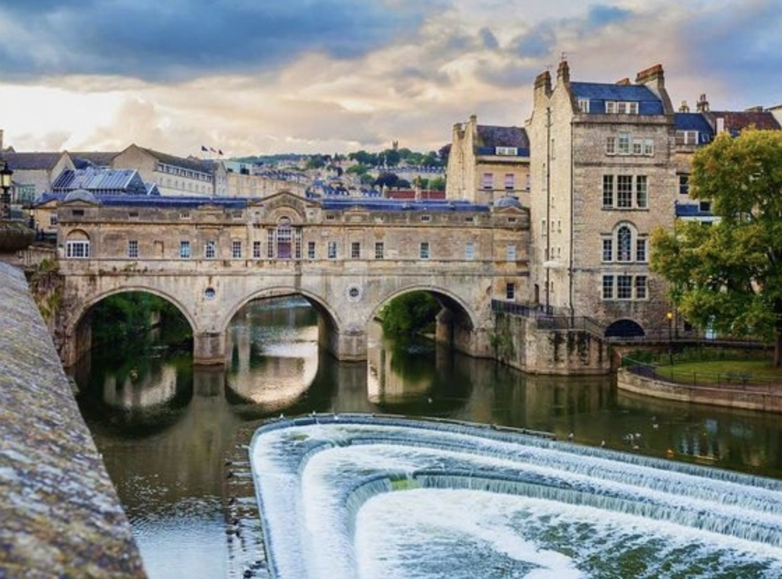 Th&agrave;nh phố Bath cổ k&iacute;nh.