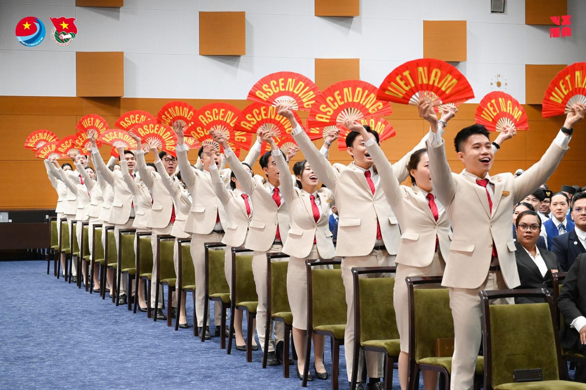 C&aacute;c đại biểu Việt Nam giao lưu với bạn b&egrave; quốc tế trong khu&ocirc;n khổ Chương tr&igrave;nh T&agrave;u Thanh ni&ecirc;n Đ&ocirc;ng Nam &Aacute;-Nhật Bản vừa qua.