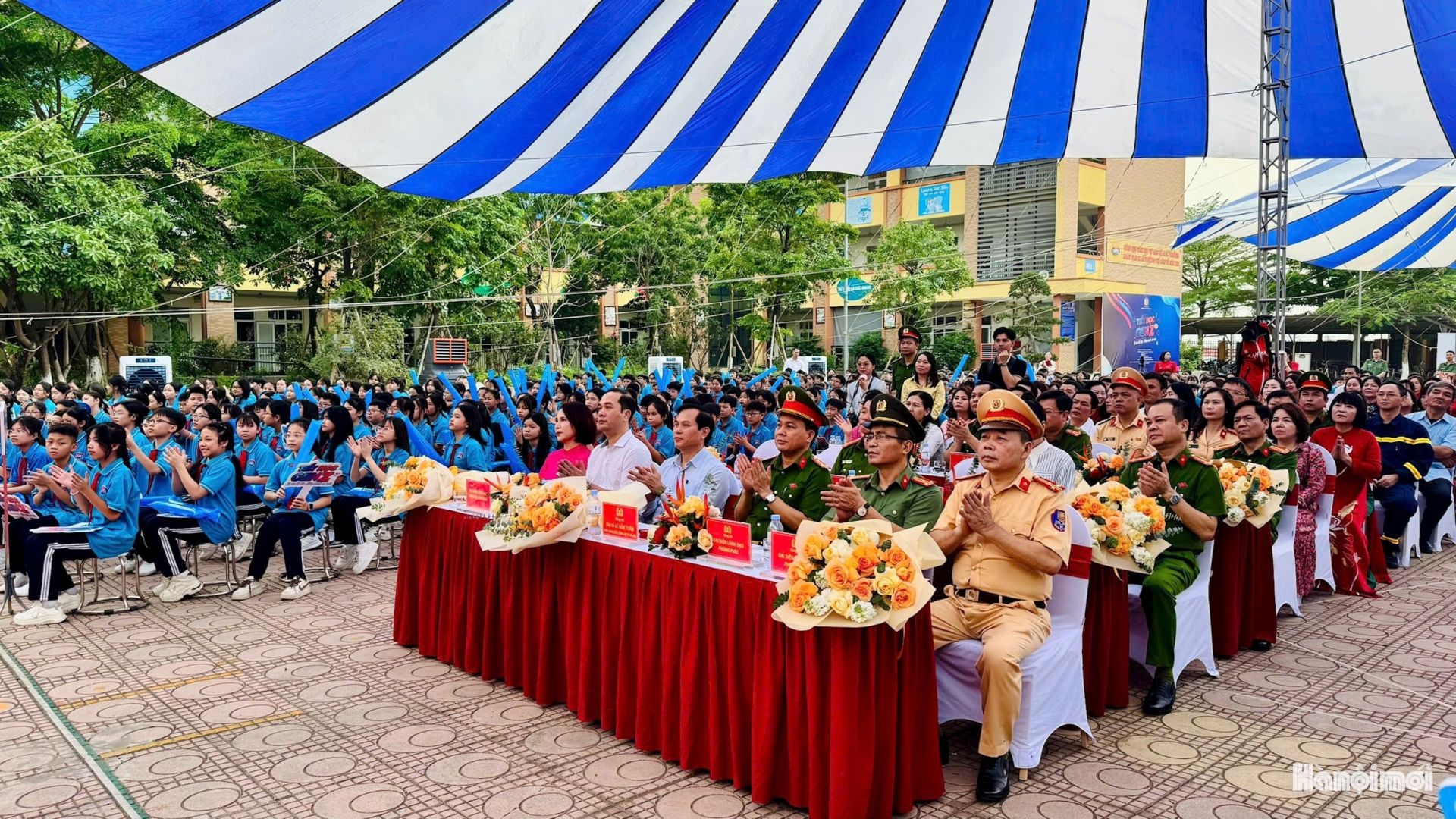 C&aacute;c đại biểu tham dự chương tr&igrave;nh.