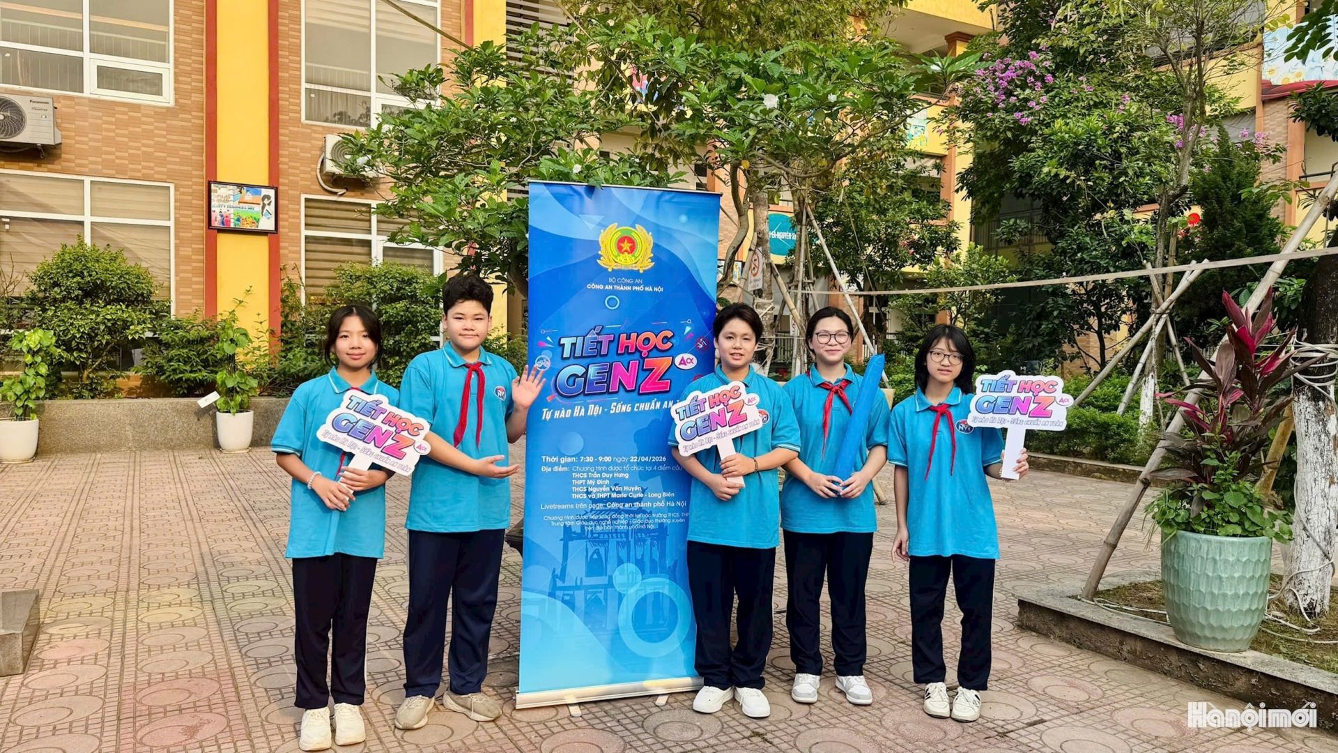 C&aacute;c em học sinh h&agrave;o hứng khi được tham gia chương tr&igrave;nh. 