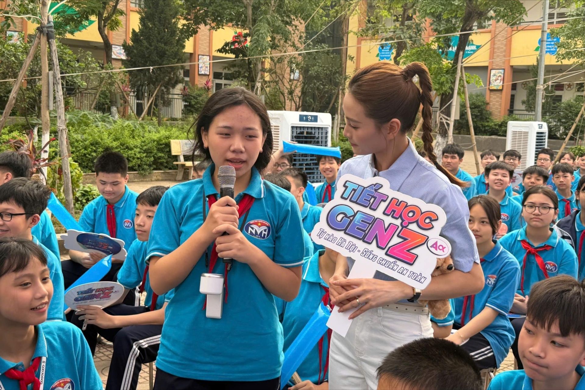 Em Phạm Minh Phương (lớp 8A5) tham gia phần giao lưu trả lời c&acirc;u hỏi. 