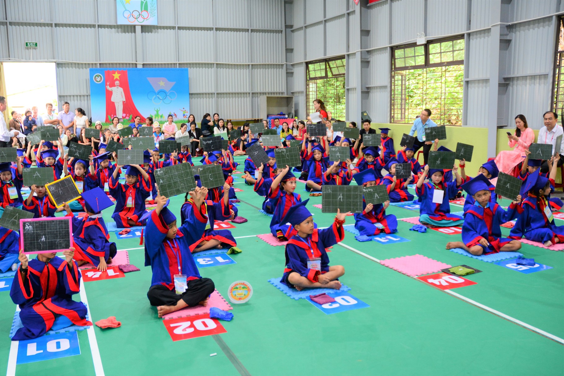 C&aacute;c &ldquo;nh&agrave; th&ocirc;ng th&aacute;i nh&iacute;&rdquo; tập trung trả lời c&acirc;u hỏi về tiếng Việt v&agrave; kiến thức đời sống.