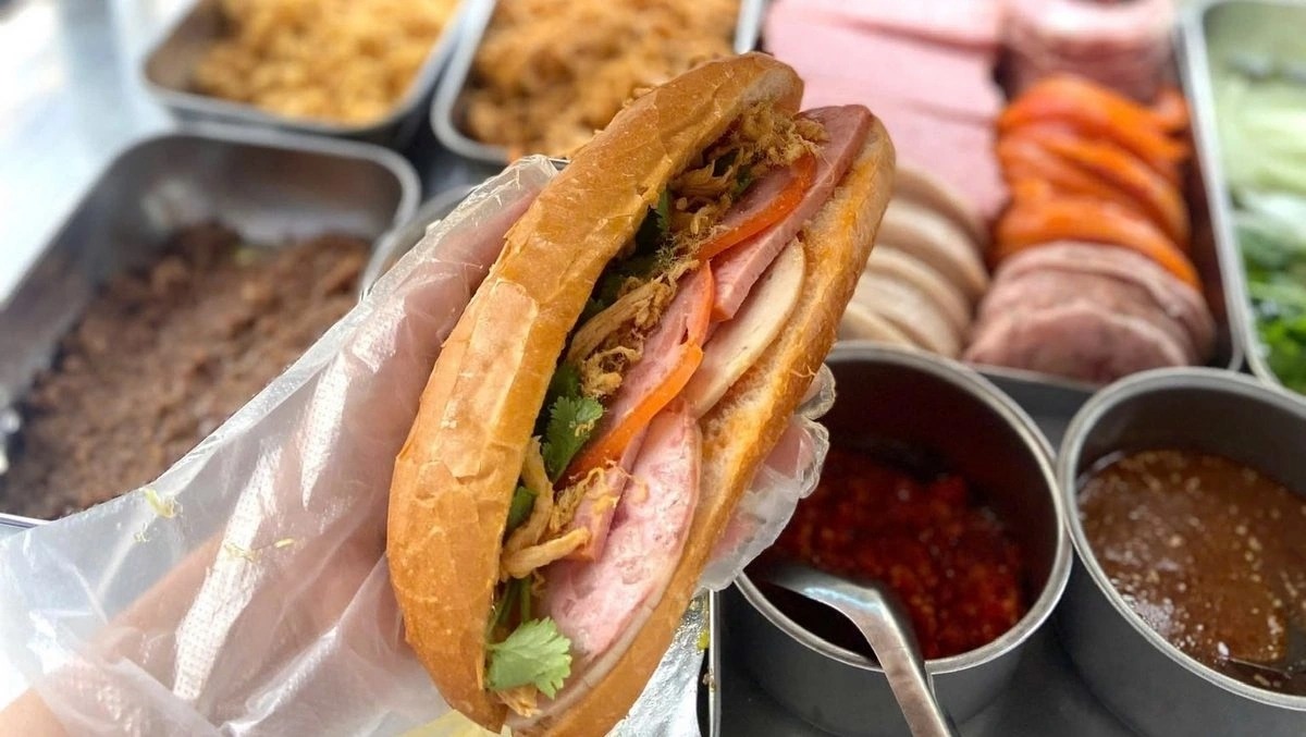 Bộ Y tế yêu cầu điều tra nguyên nhân ngộ độc bánh mì