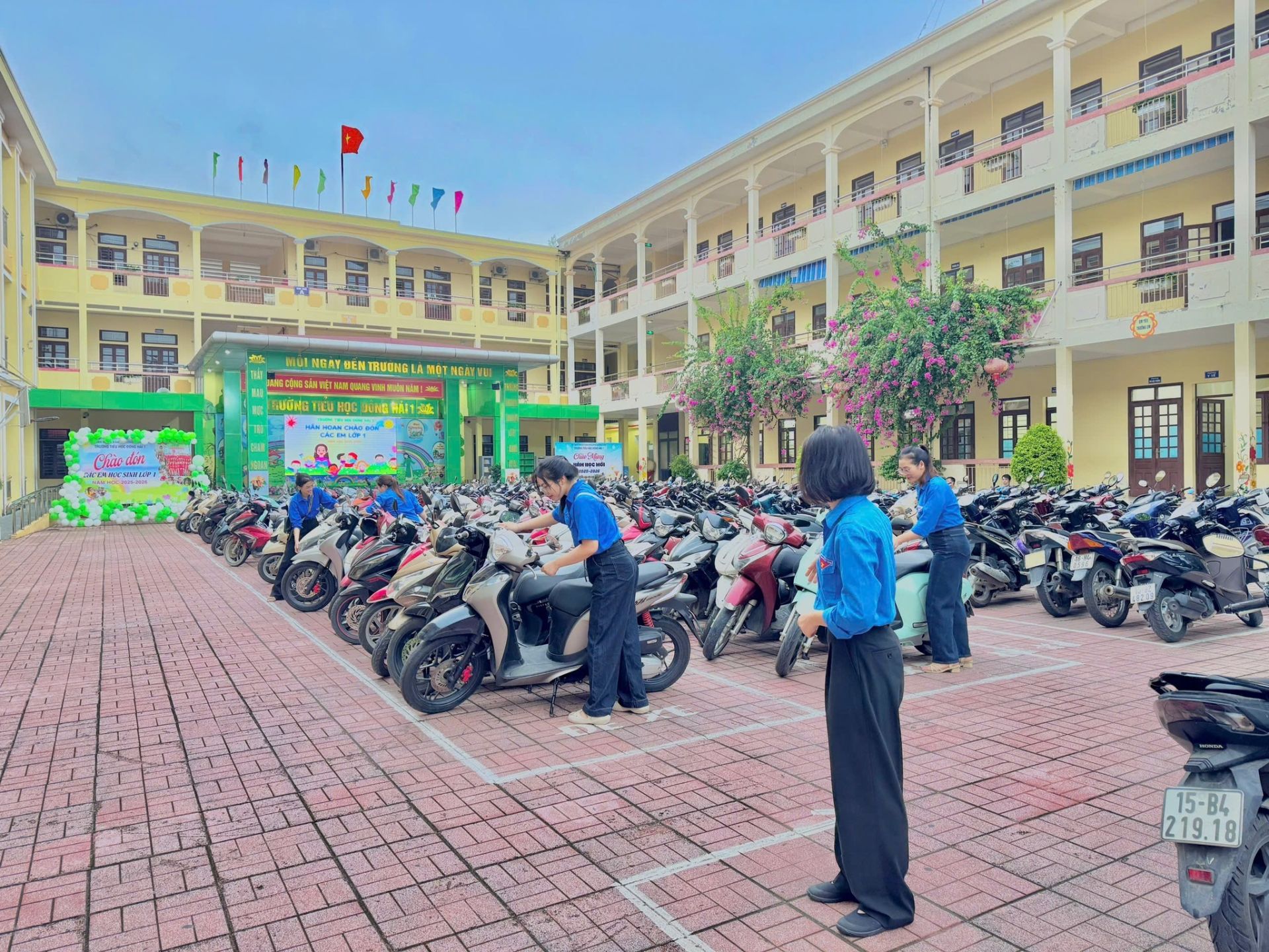 M&ocirc; h&igrave;nh &ldquo;Cổng trường an to&agrave;n, văn minh&rdquo;.