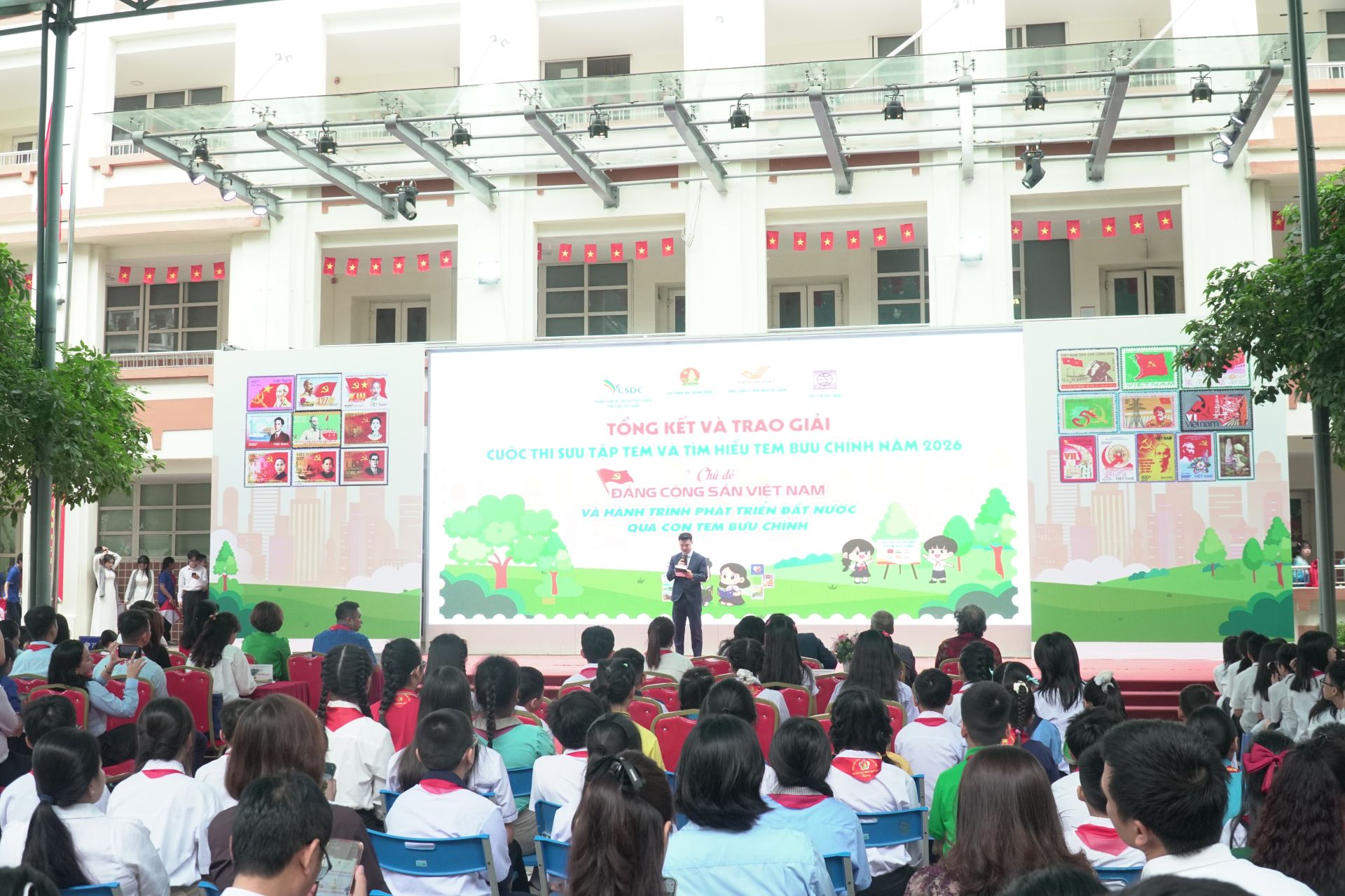 To&agrave;n cảnh lễ Tổng kết v&agrave; trao giải. 