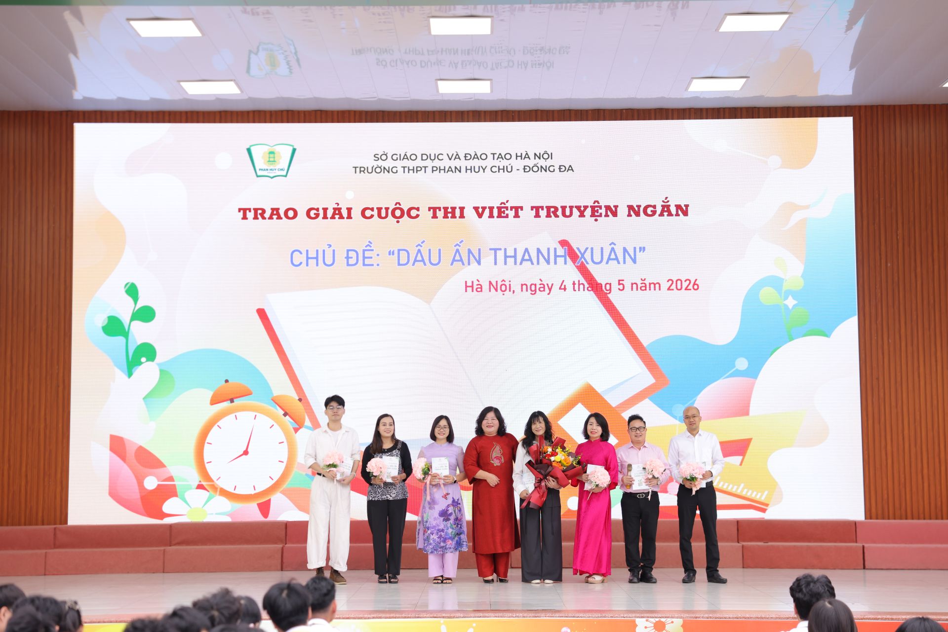 Trao giải Cuộc thi viết truyện ngắn chủ đề &ldquo;Dấu ấn thanh xu&acirc;n&rdquo;.