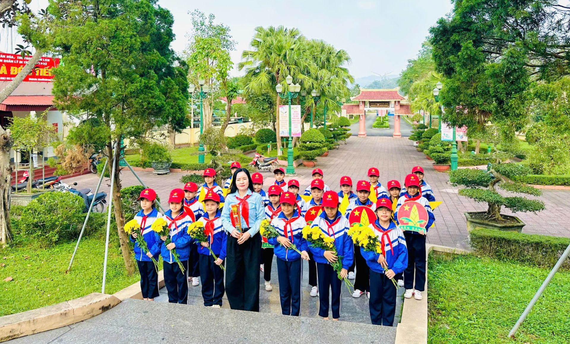 Qua mỗi hoạt động, c&aacute;c em kh&ocirc;ng chỉ được trải nghiệm m&agrave; c&ograve;n học c&aacute;ch y&ecirc;u thương, sống tr&aacute;ch nhiệm hơn với bản th&acirc;n, gia đ&igrave;nh v&agrave; x&atilde; hội