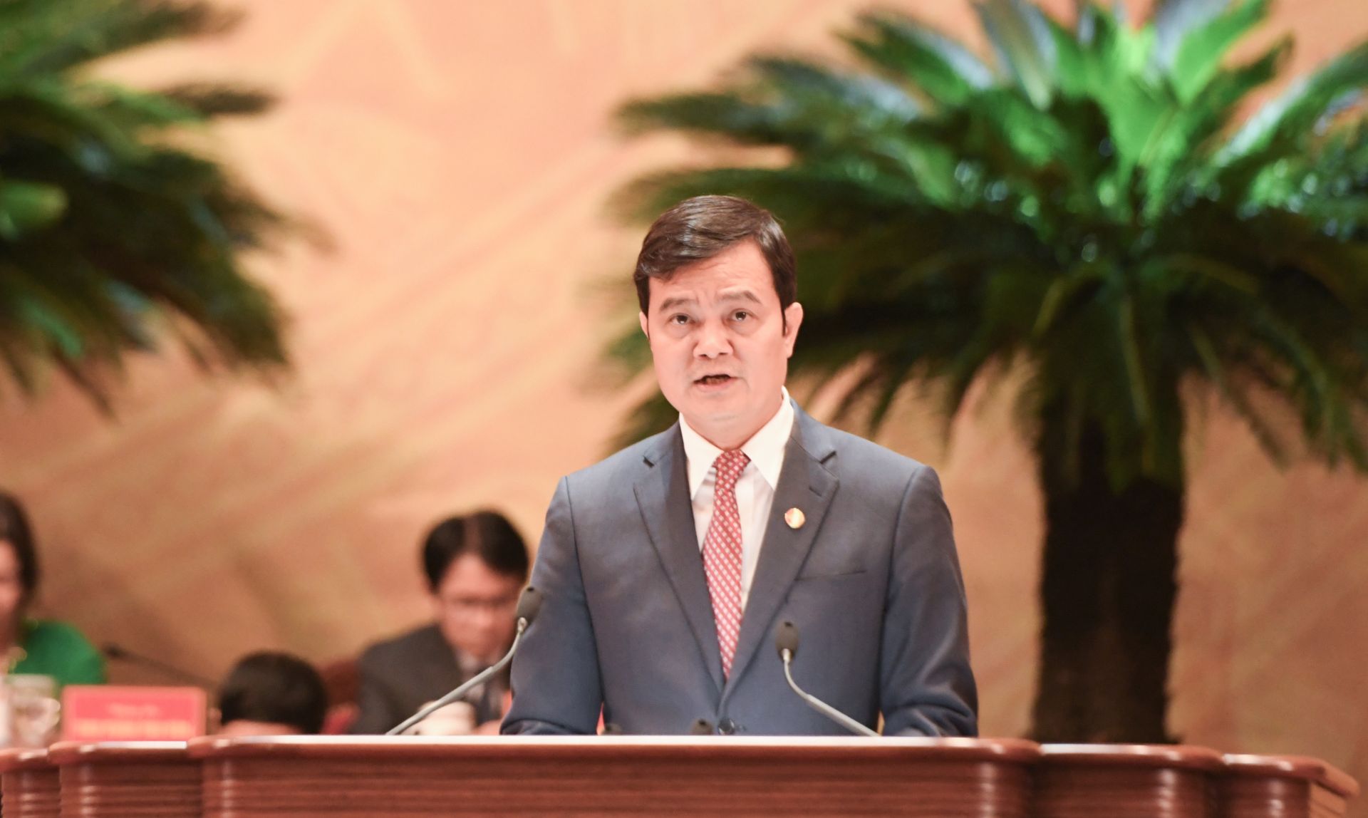 Ph&oacute; Chủ tịch UBTƯ MTTQ Việt Nam B&ugrave;i Quang Huy, B&iacute; thư thứ nhất Trung ương Đo&agrave;n TNCS Hồ Ch&iacute; Minh th&ocirc;ng qua Chương tr&igrave;nh v&agrave; Quy chế l&agrave;m việc của Đại hội.