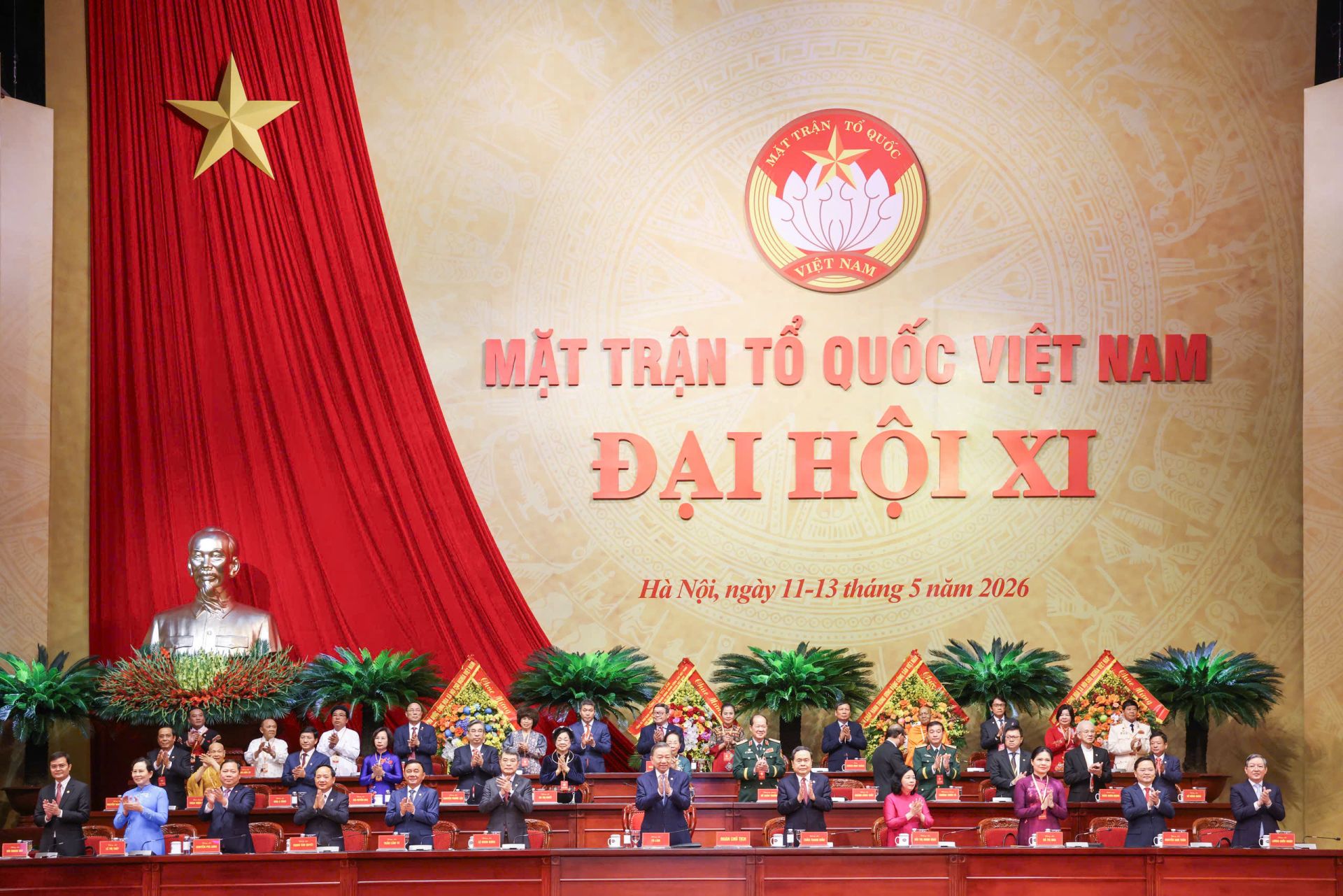 Đo&agrave;n Chủ tịch Đại hội Đại biểu to&agrave;n quốc Ủy ban T.Ư MTTQ Việt Nam lần thứ XI.
