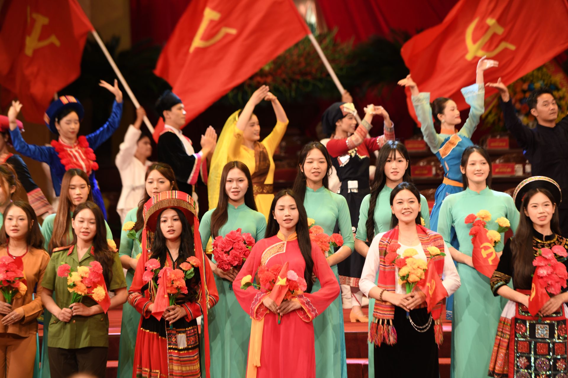 Chương tr&igrave;nh nghệ thuật ch&agrave;o mừng Đại hội Đại biểu to&agrave;n quốc MTTQ Việt Nam lần thứ XI.