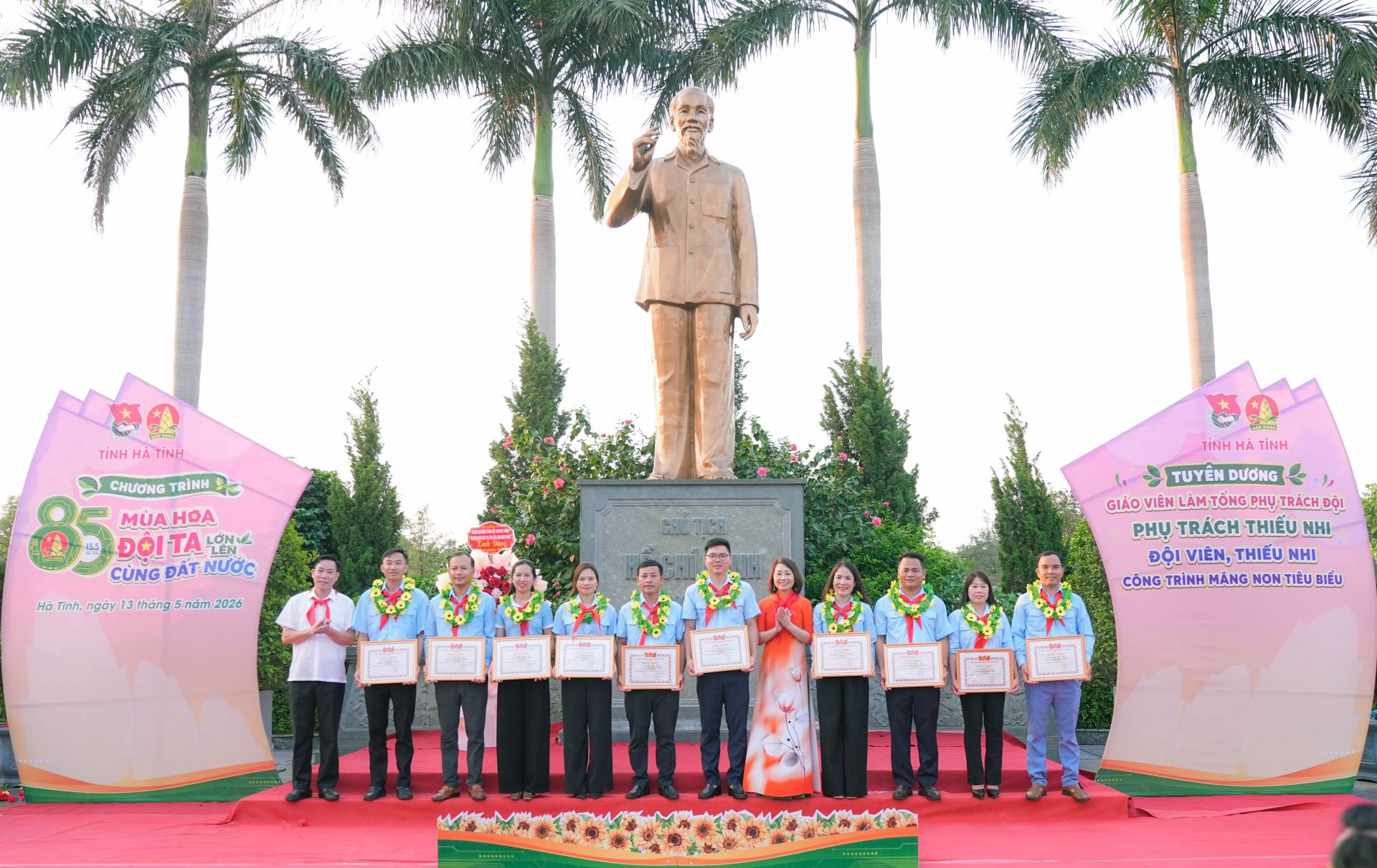10 anh chị phụ tr&aacute;ch thiếu nhi: Những người đồng h&agrave;nh tận t&acirc;m, y&ecirc;u thương gần gũi g&oacute;p phần bồi dưỡng l&yacute; tưởng v&agrave; kỹ năng cho thế hệ măng non.