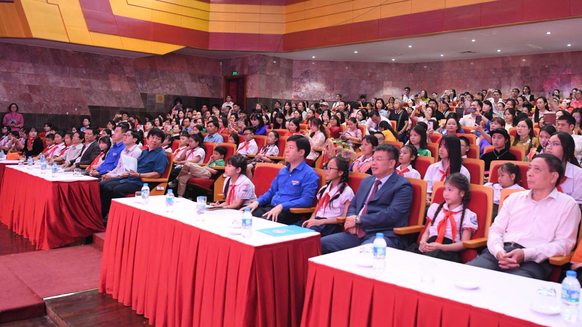 Quang cảnh Lễ tổng kết v&agrave; trao giải hai cuộc thi năm học 2025-2026 tại Hội trường Bảo t&agrave;ng Hồ Ch&iacute; Minh.