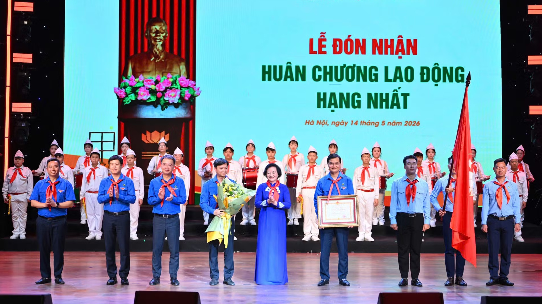 Đội TNTP Hồ Chí Minh được trao Huân chương Lao động hạng Nhất