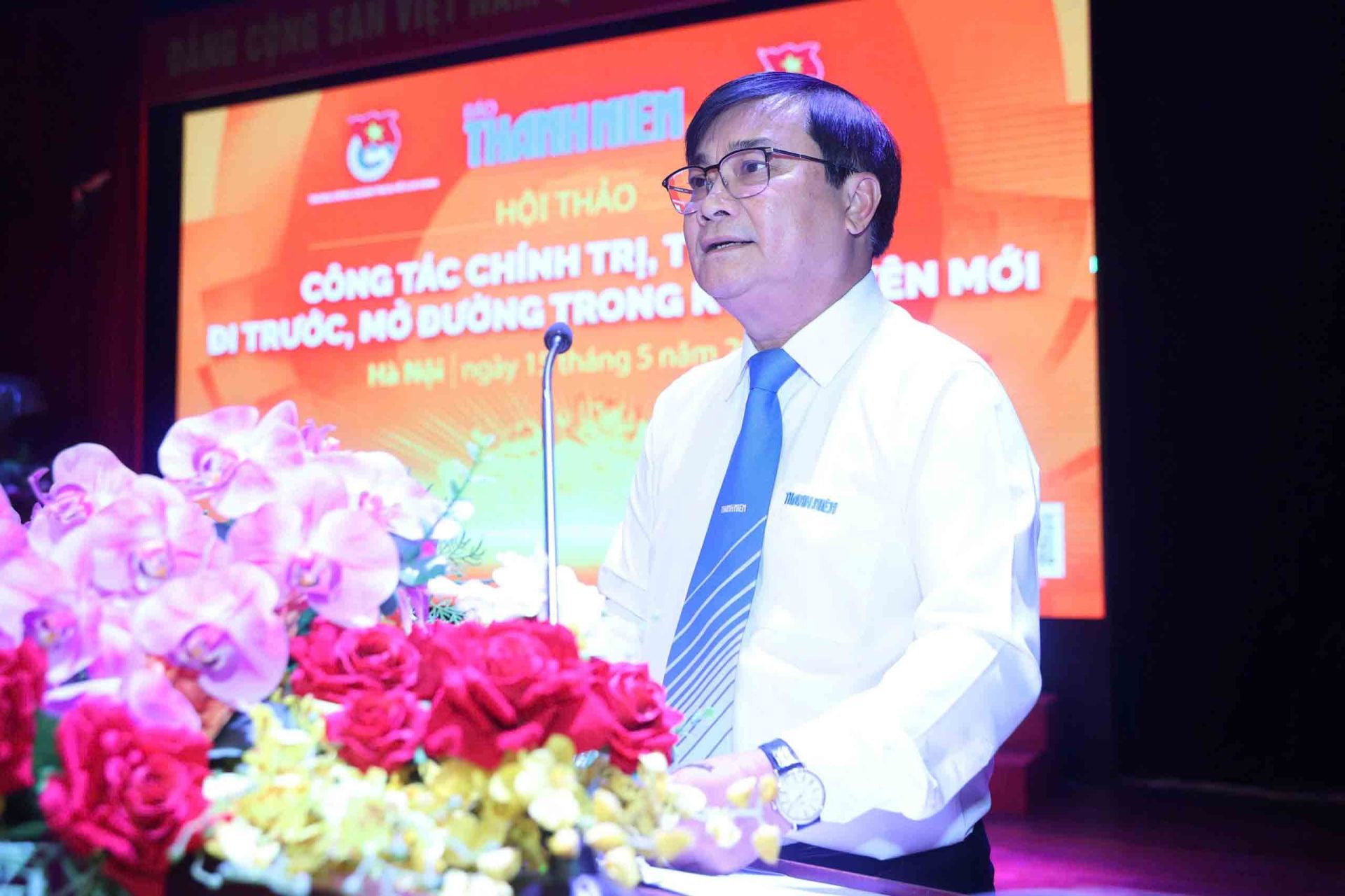 Tổng bi&ecirc;n tập B&aacute;o Thanh Ni&ecirc;n Nguyễn Ngọc To&agrave;n ph&aacute;t biểu khai mạc hội thảo.