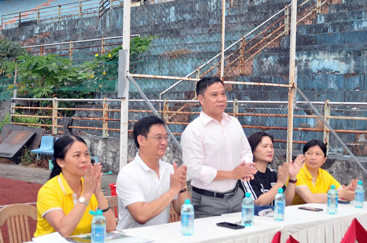 Các đại bi&ecirc;̉u tham dự ngày h&ocirc;̣i.