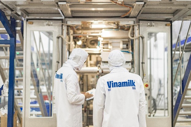 C&ocirc;ng nghệ k&eacute;p h&uacute;t ch&acirc;n kh&ocirc;ng được Vinamilk ứng dụng cho d&ograve;ng sữa tươi Green Farm.