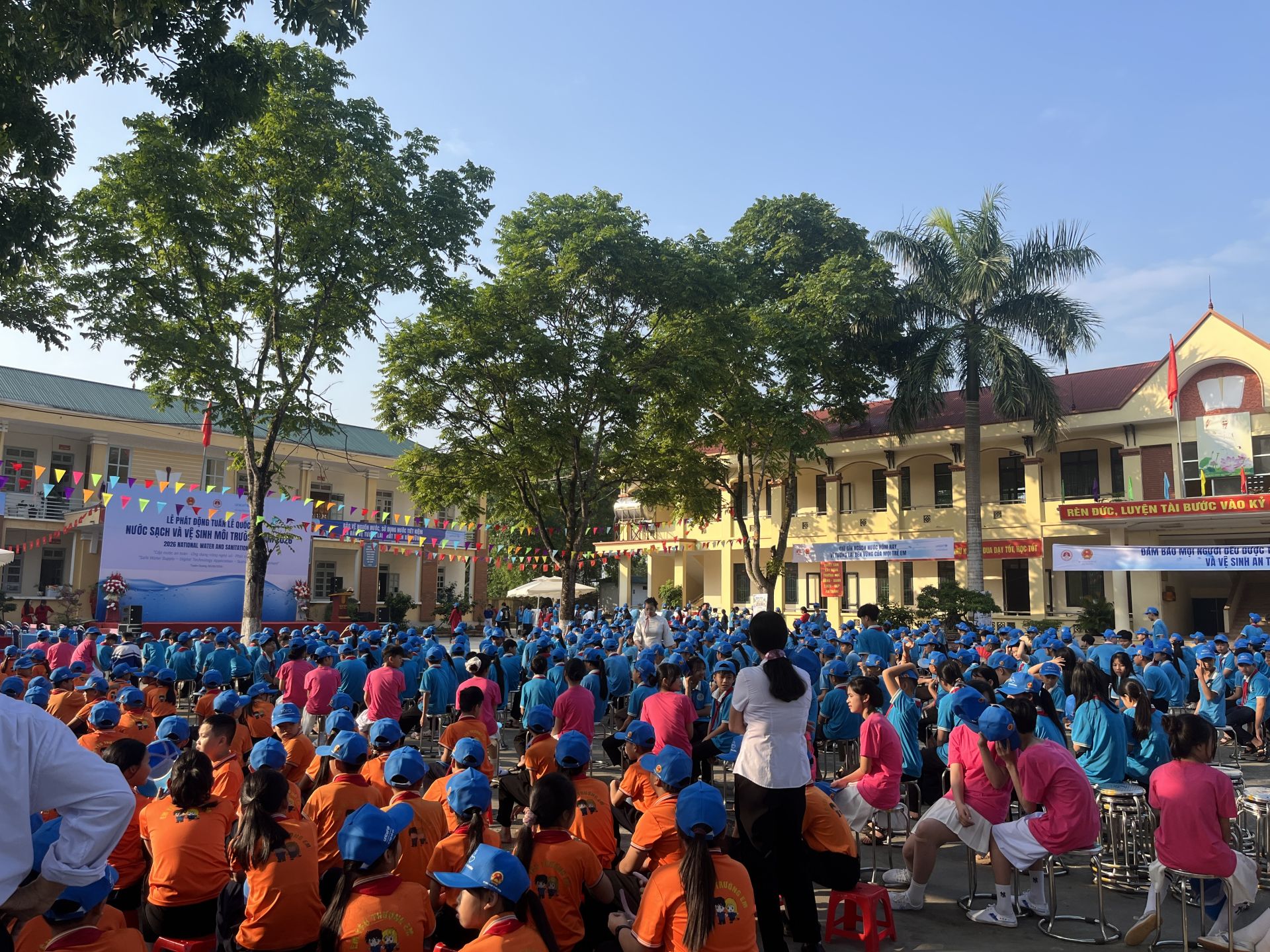 Quang cảnh sự ki&ecirc;̣n 